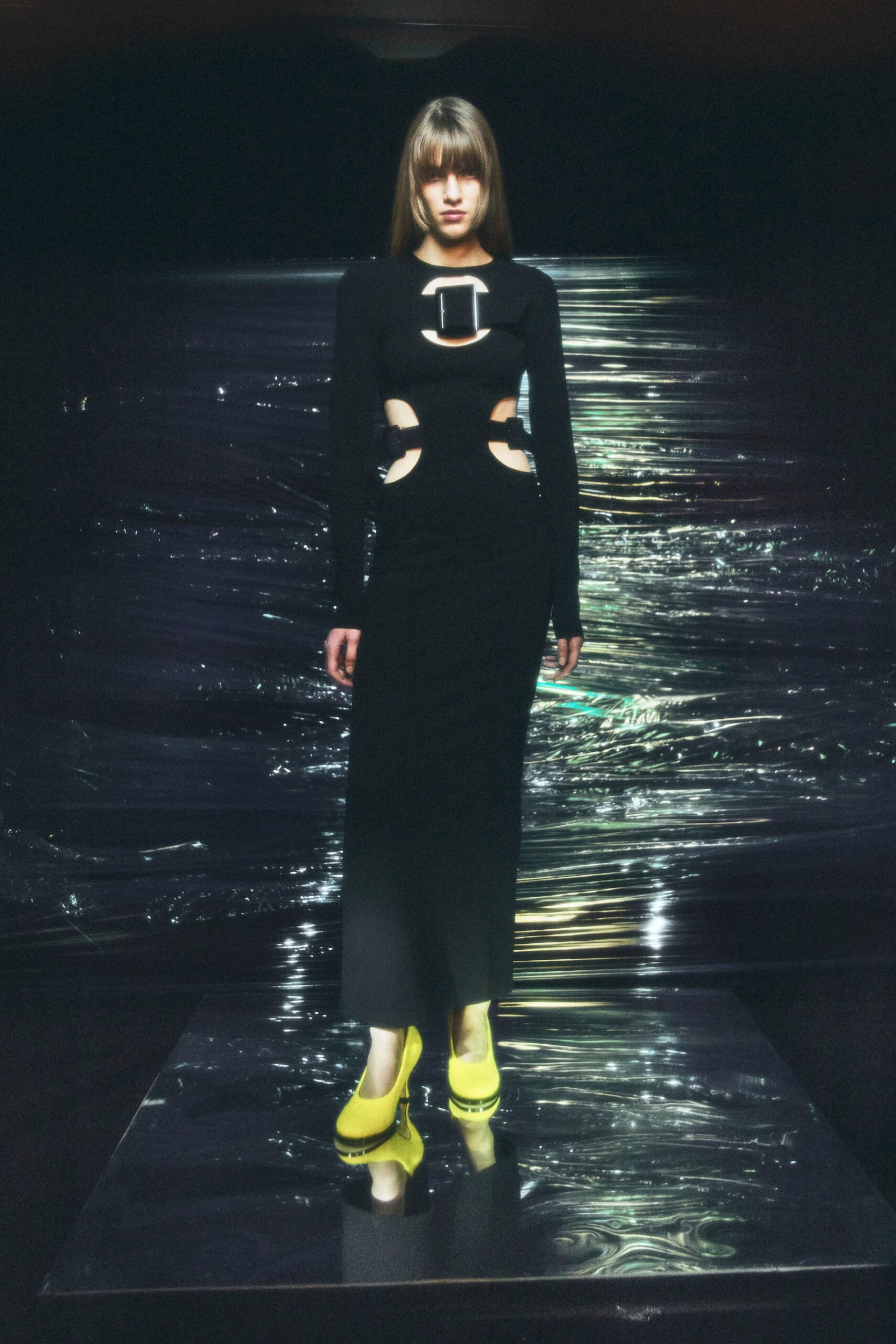 Christopher Kane F/W 23 Look 17