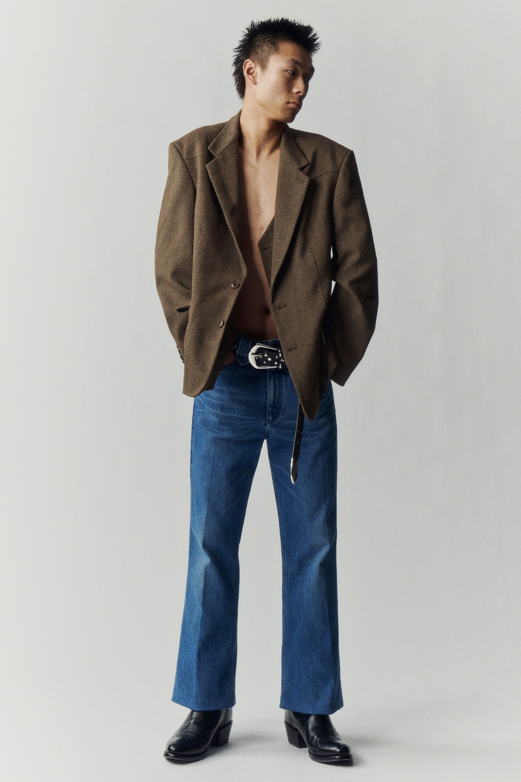 Commission F/W 22 Look 43