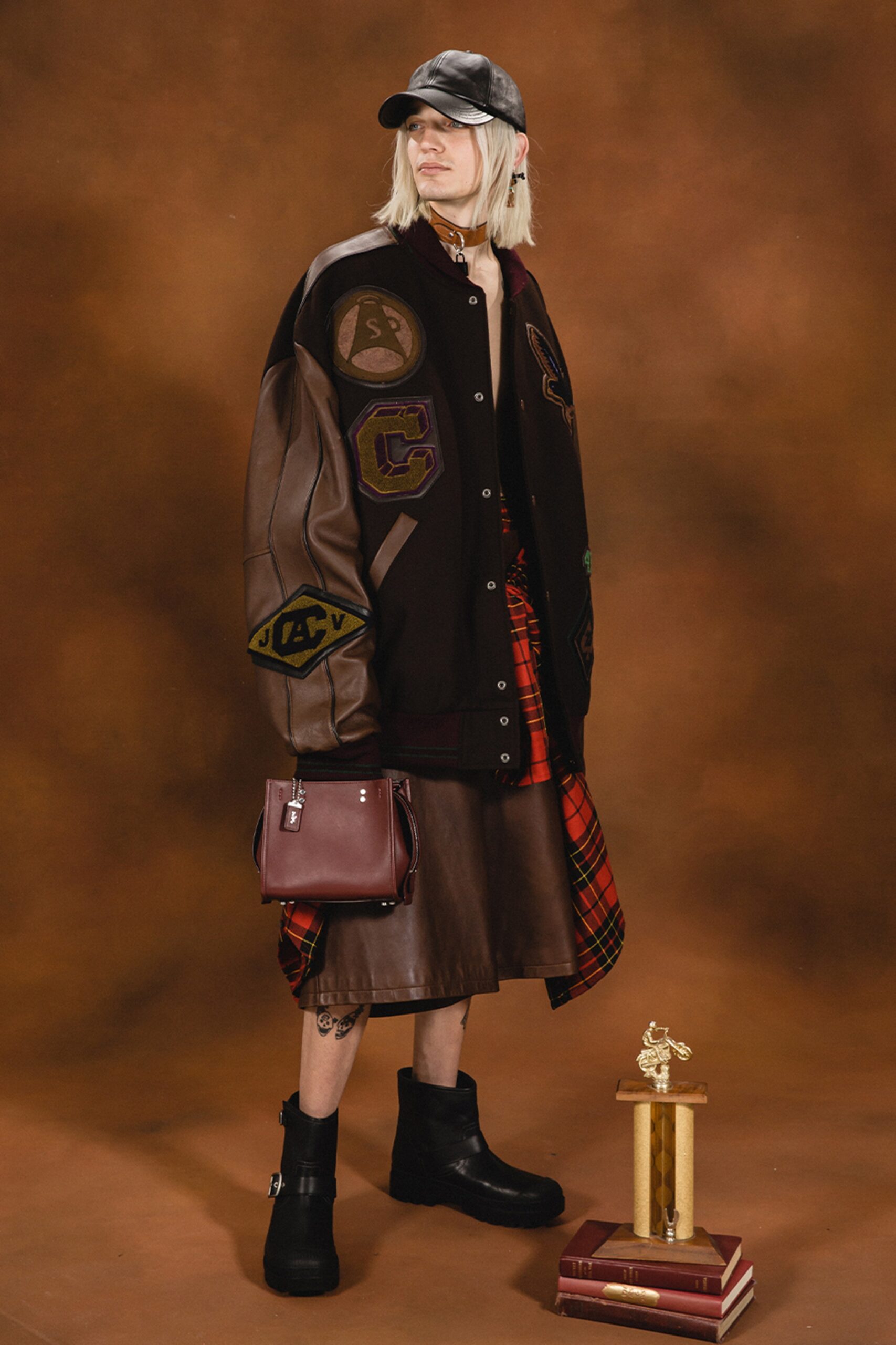 Coach Resort 23 Look 100