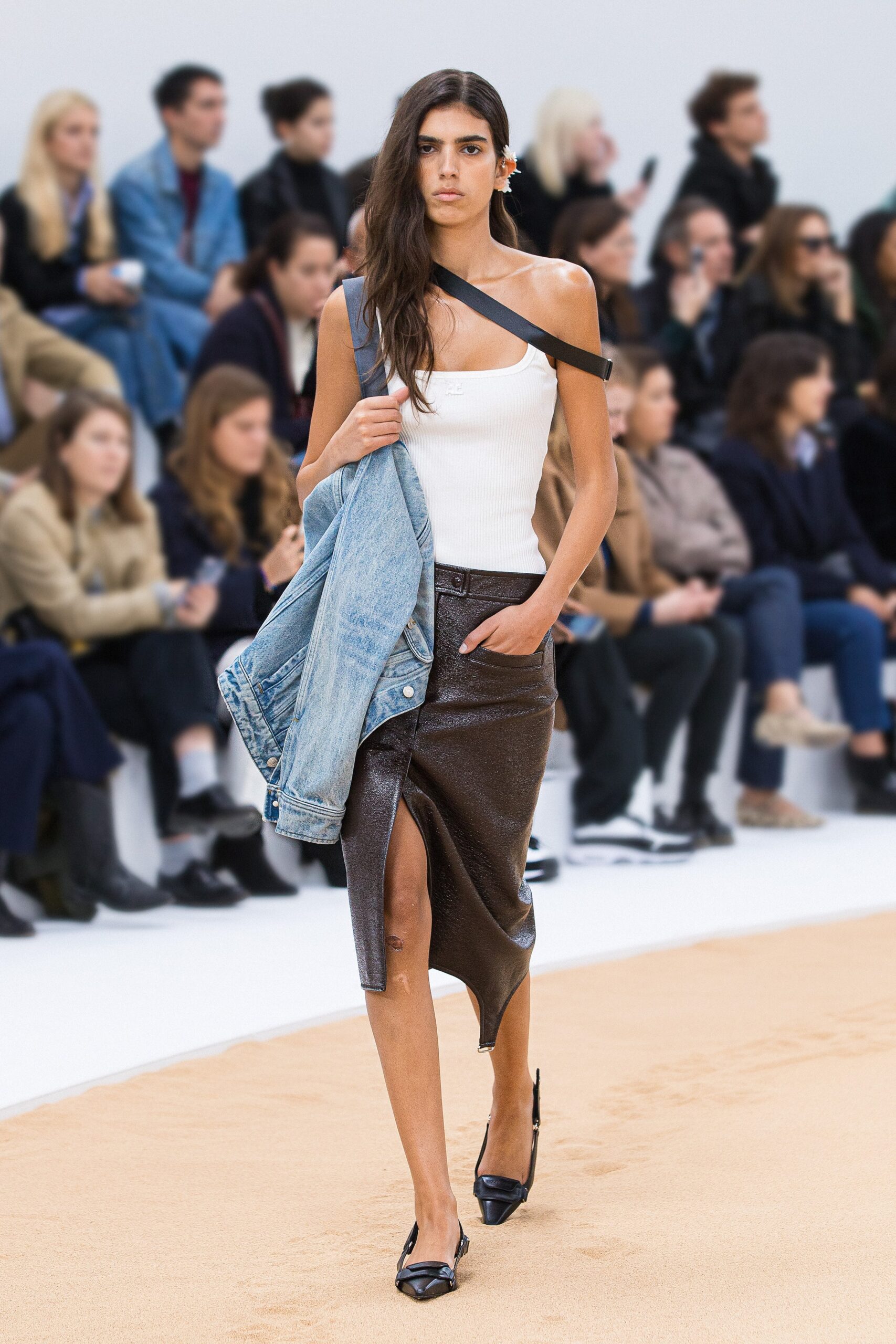 Courrèges S/S 23 Look 23
