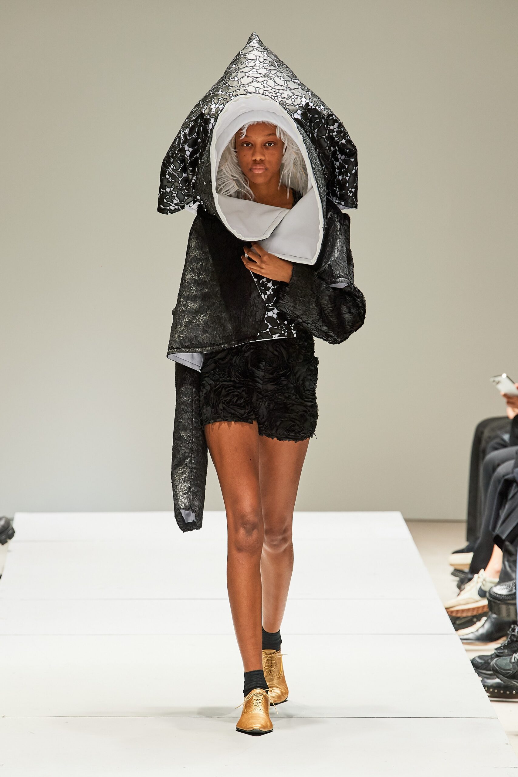 Comme des Garçons S/S 23 Look 132
