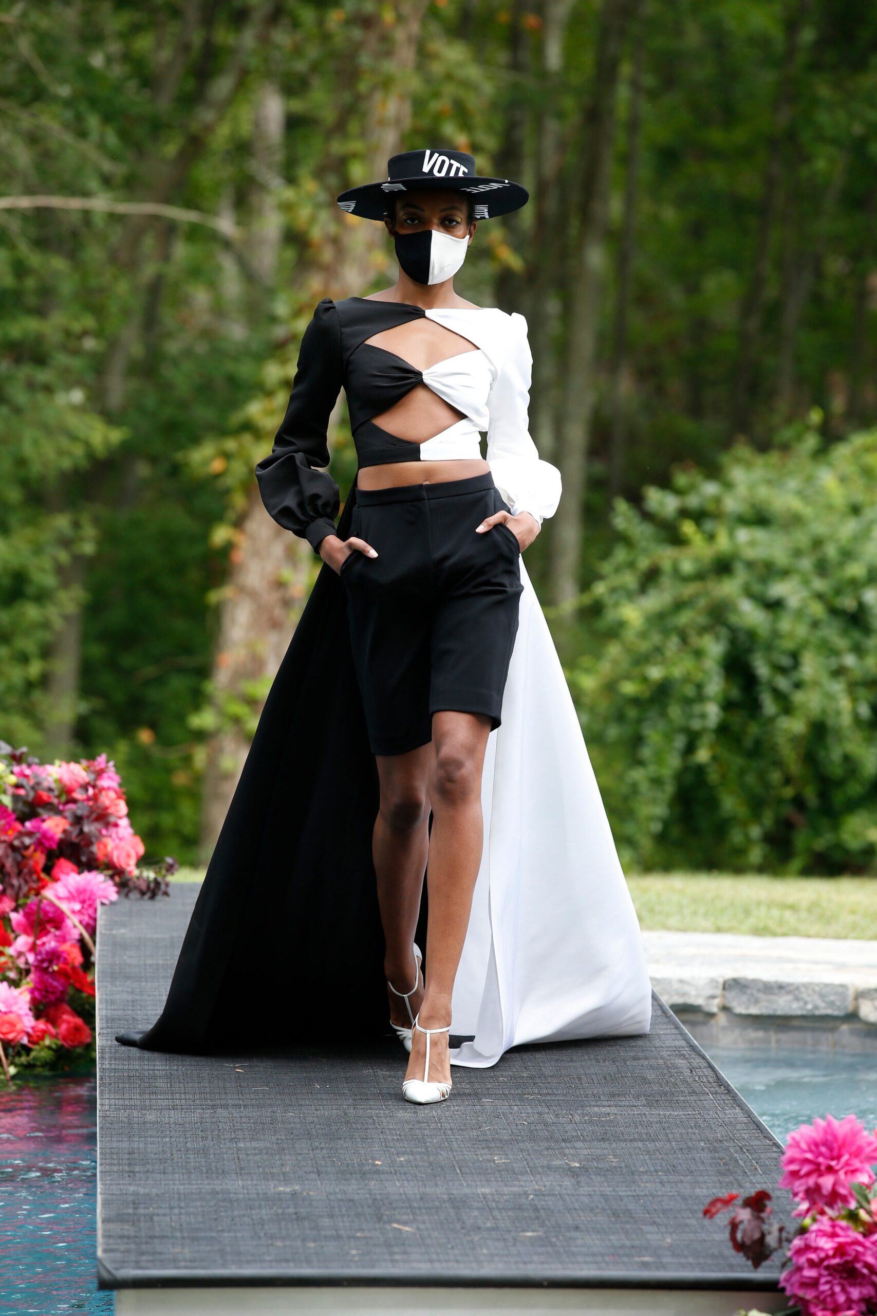 Christian Siriano S/S 21 Look 254