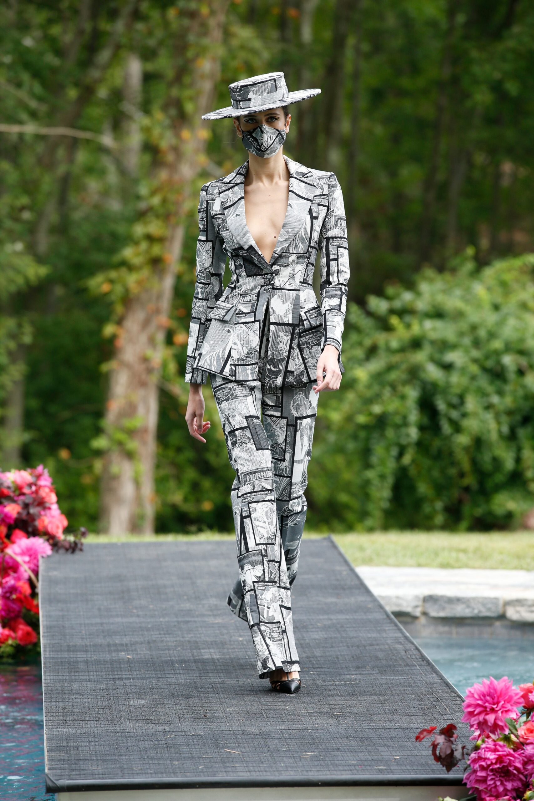 Christian Siriano S/S 21 Look 295