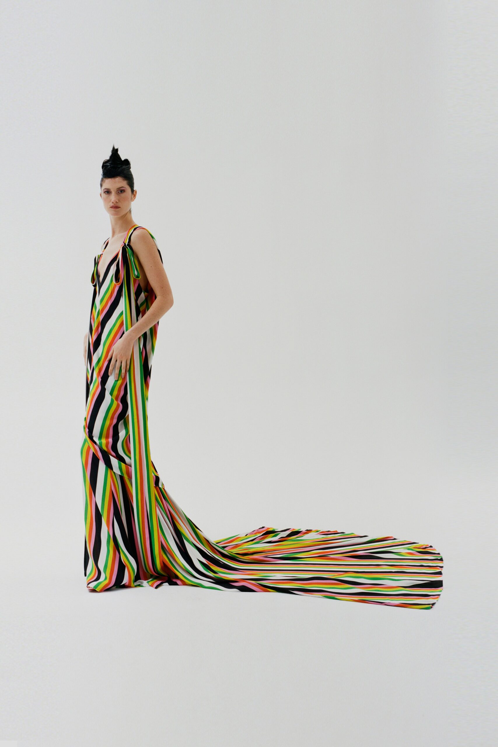 Christopher John Rogers F/W 22 Look 325