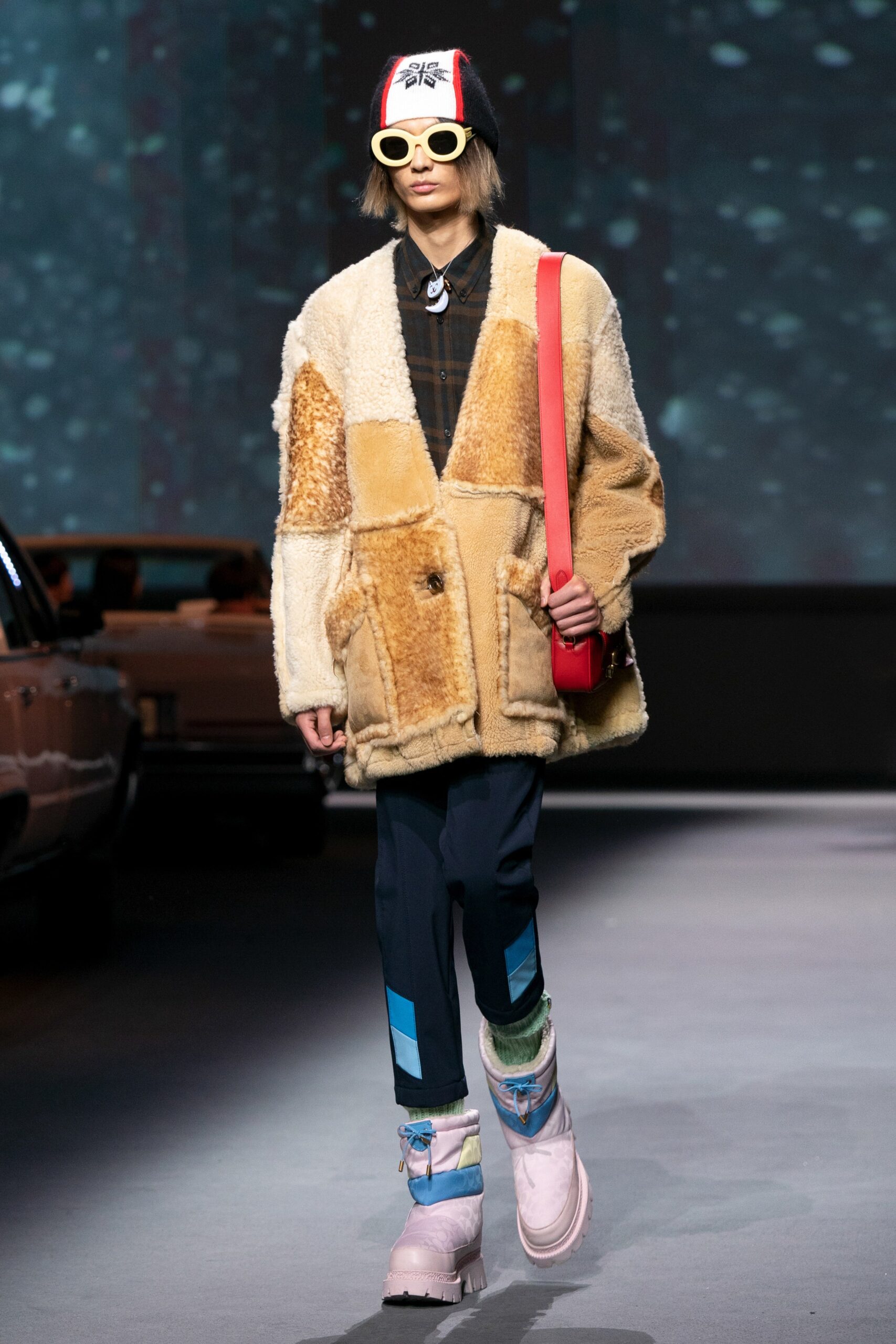 Coach Resort 22 Look 331