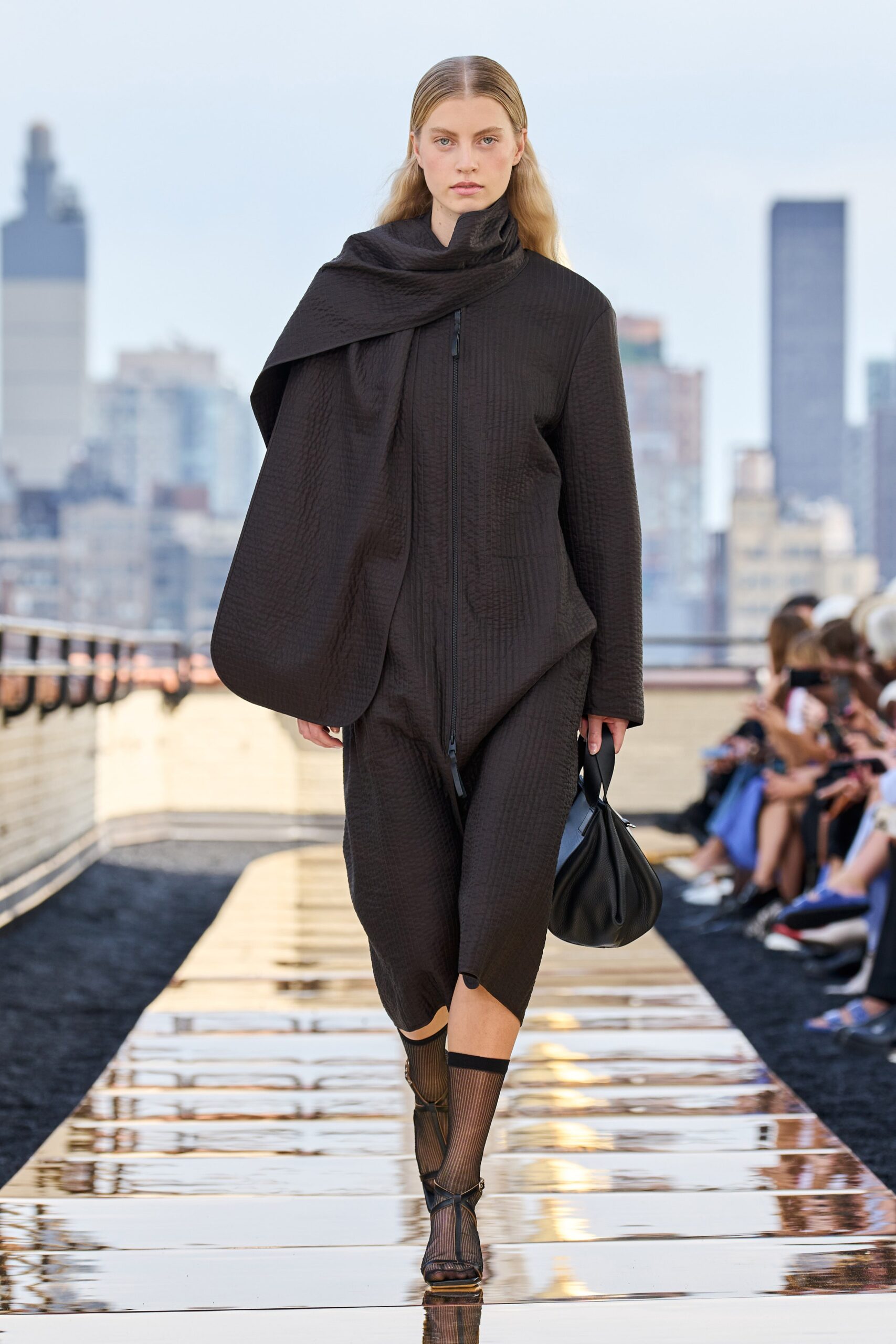 Cos F/W 22 Look 220