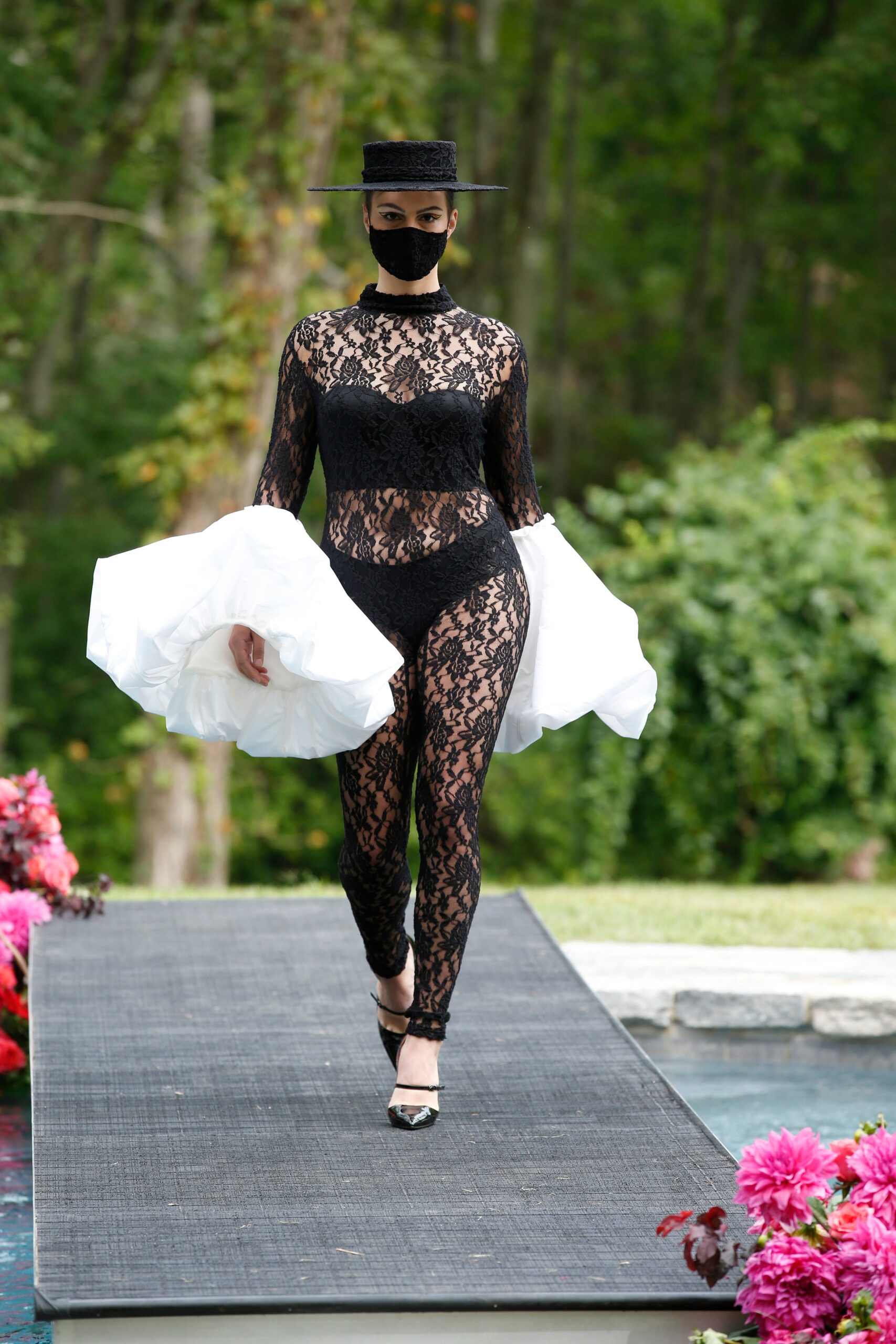 Christian Siriano S/S 21 Look 321