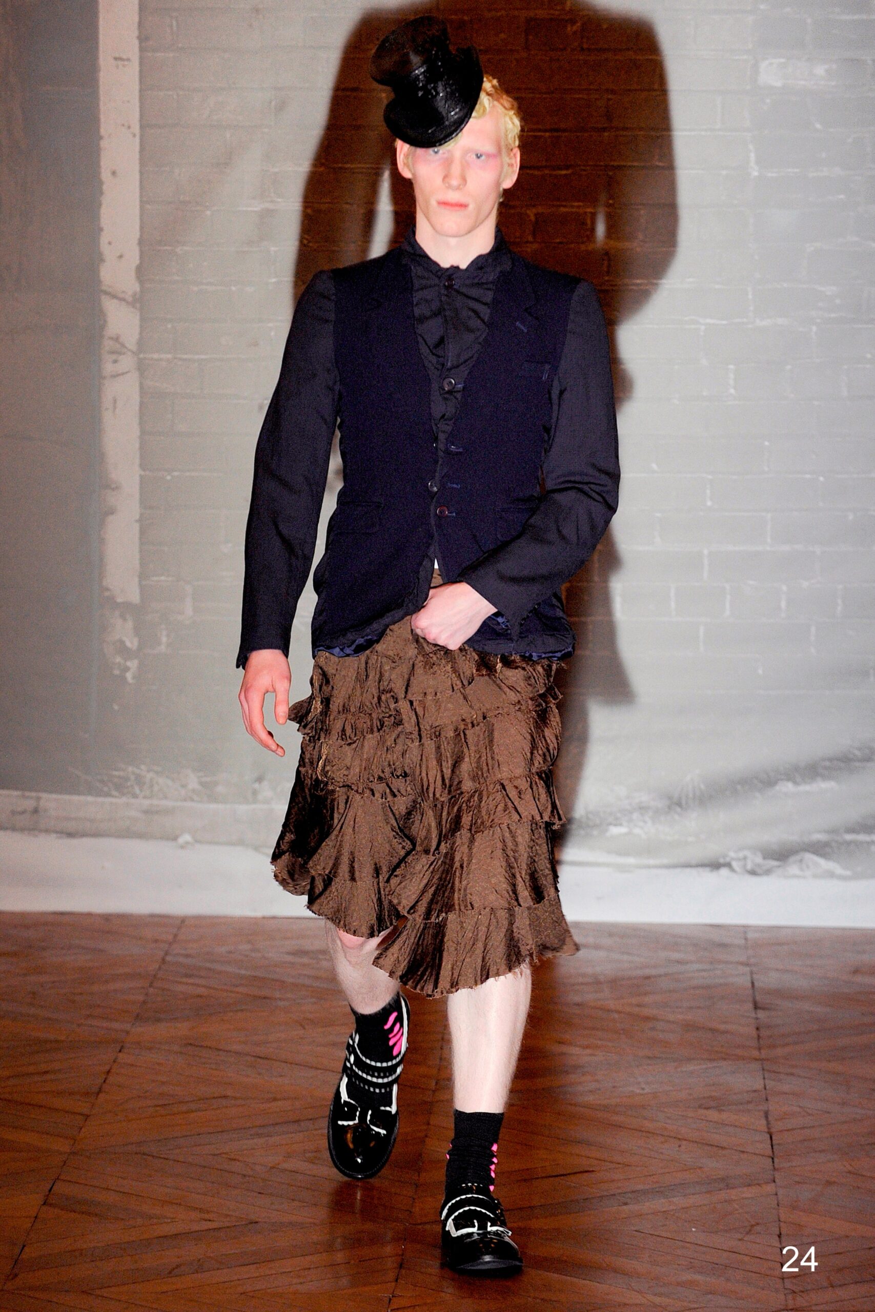 Comme des Garçons F/W 09 Menswear Look 327