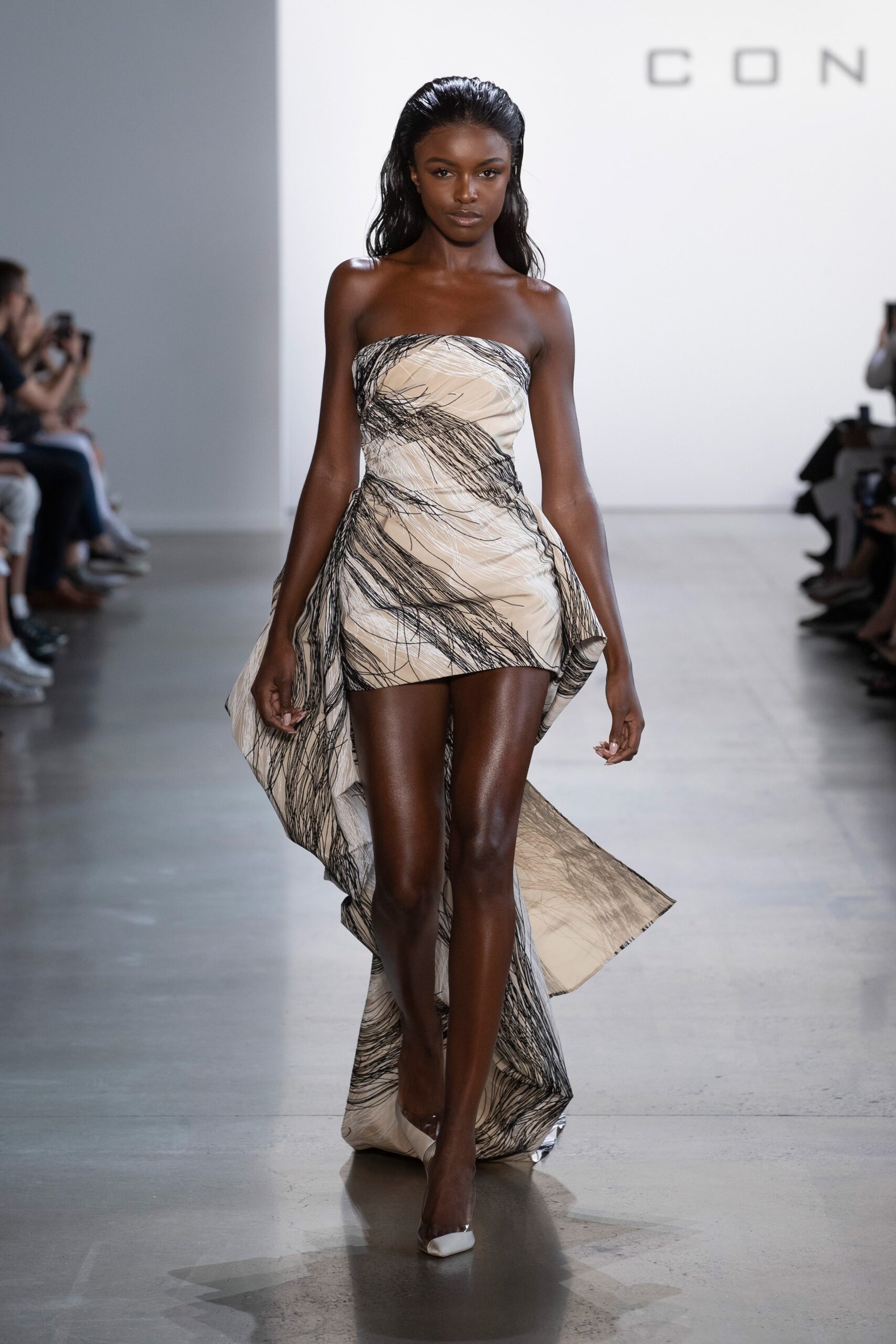 Cong Tri S/S 20 Look 325