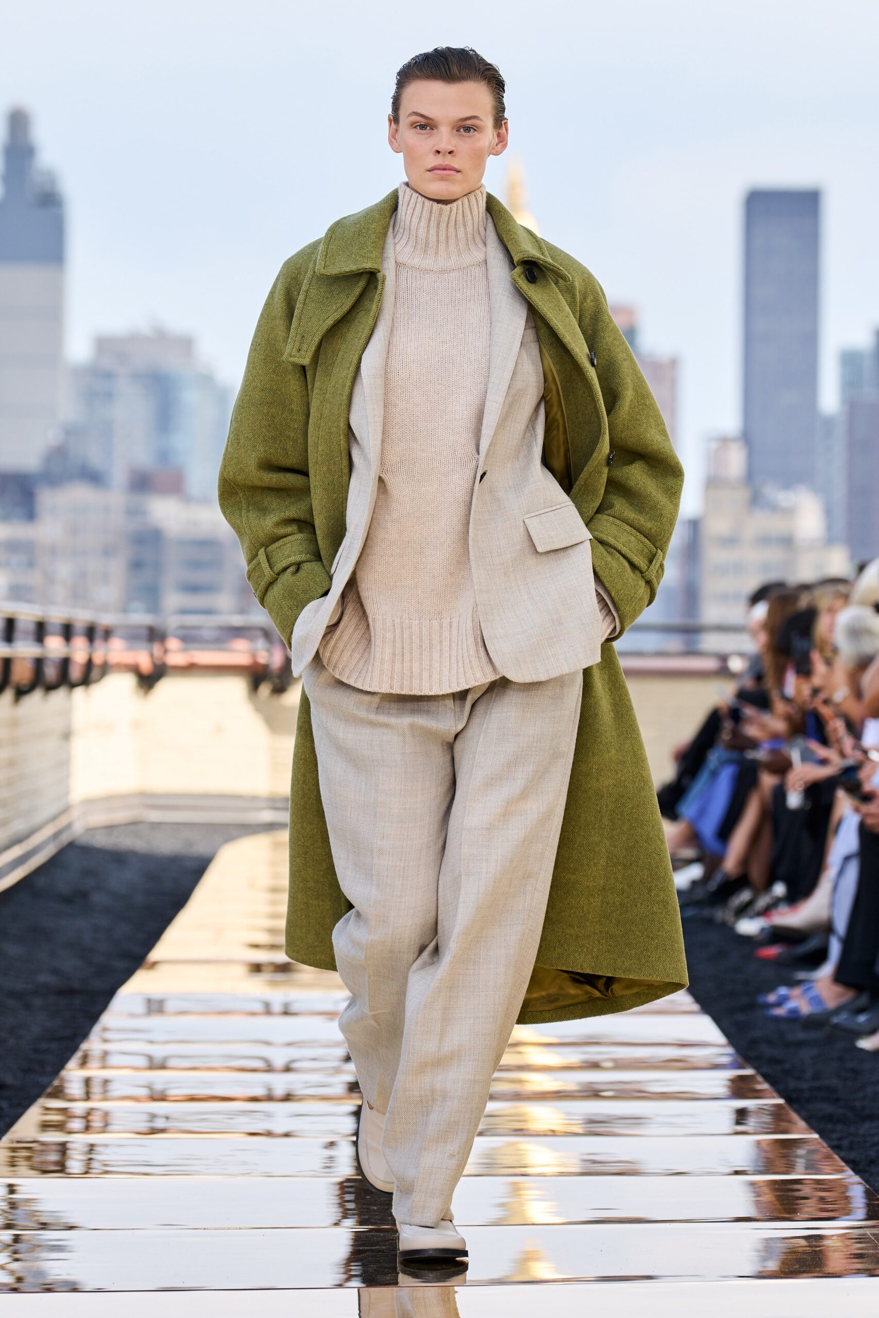 Cos F/W 22 Look 260