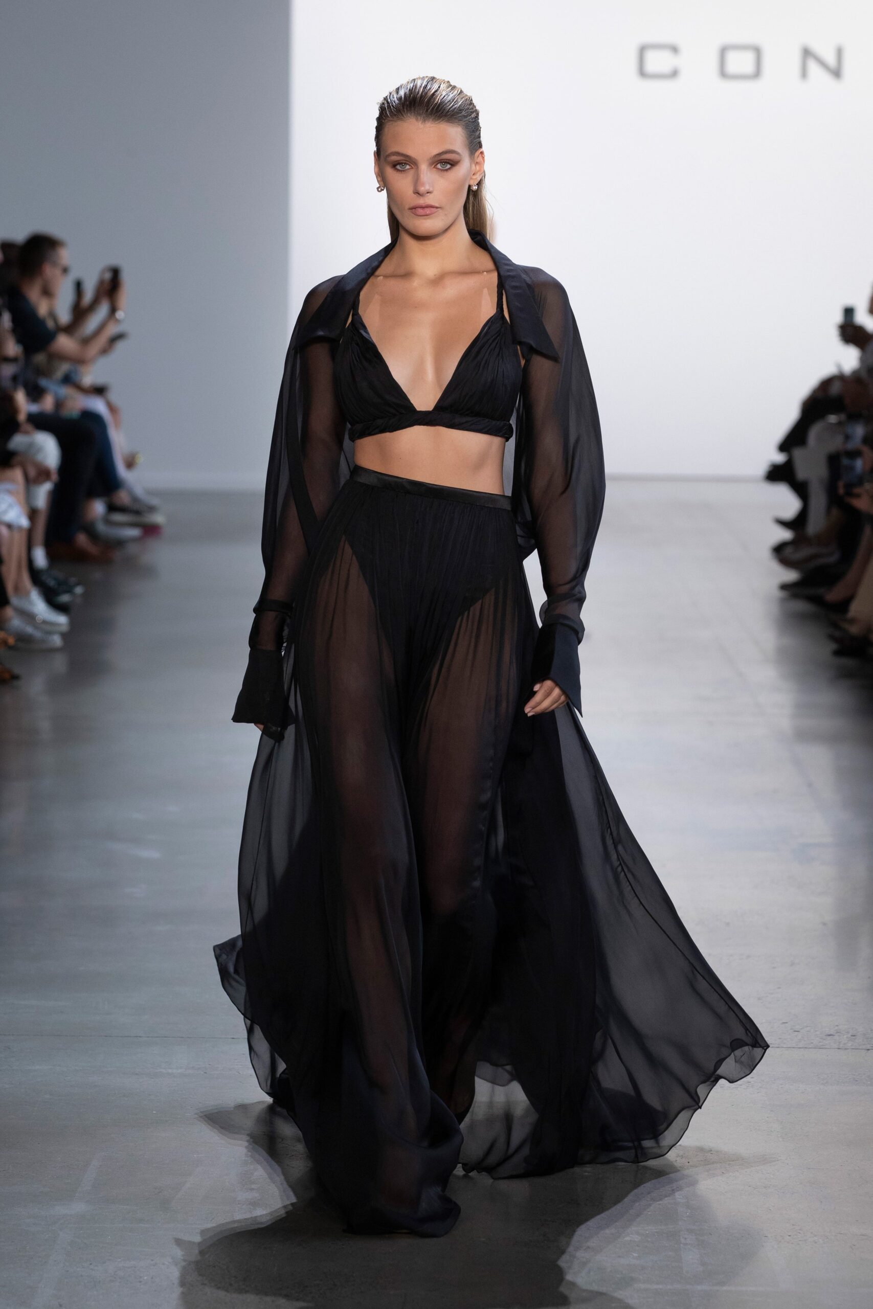 Cong Tri S/S 20 Look 420