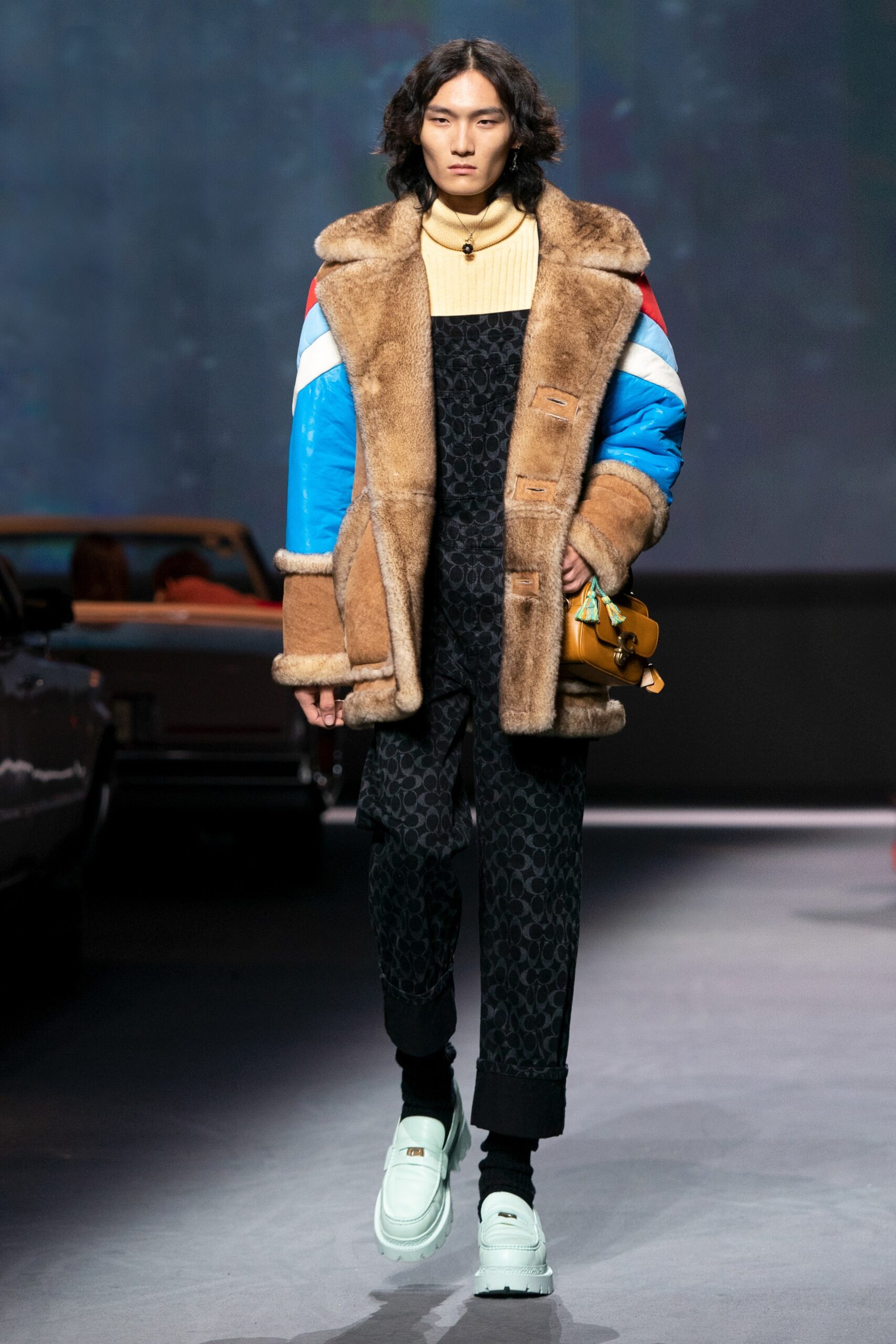 Coach Resort 22 Look 512