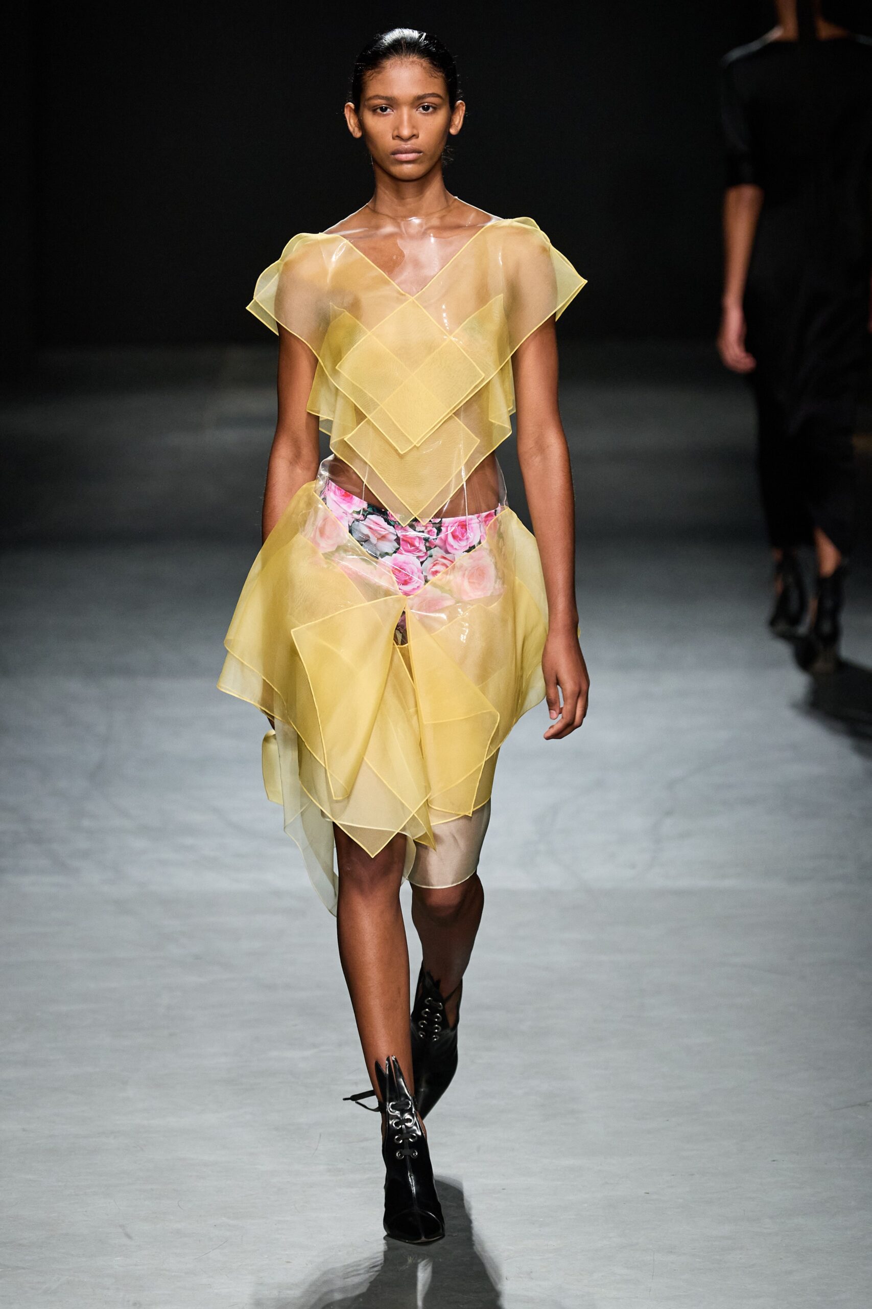 Christopher Kane S/S 23 Look 551