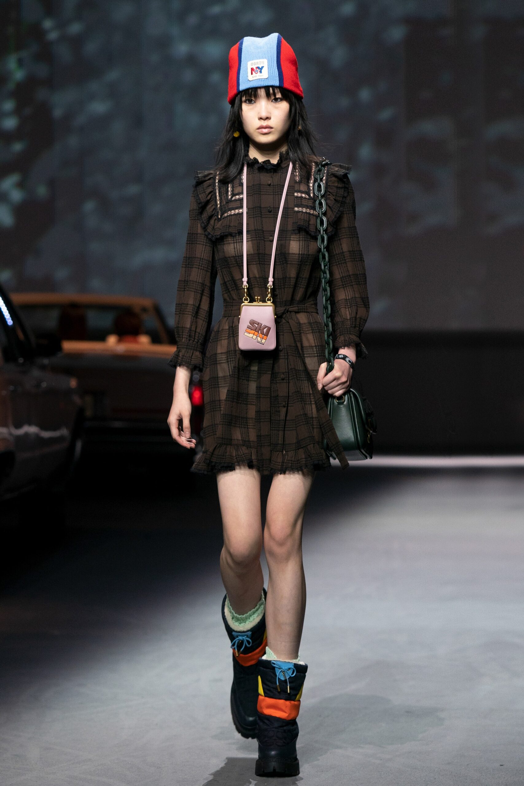 Coach Resort 22 Look 555
