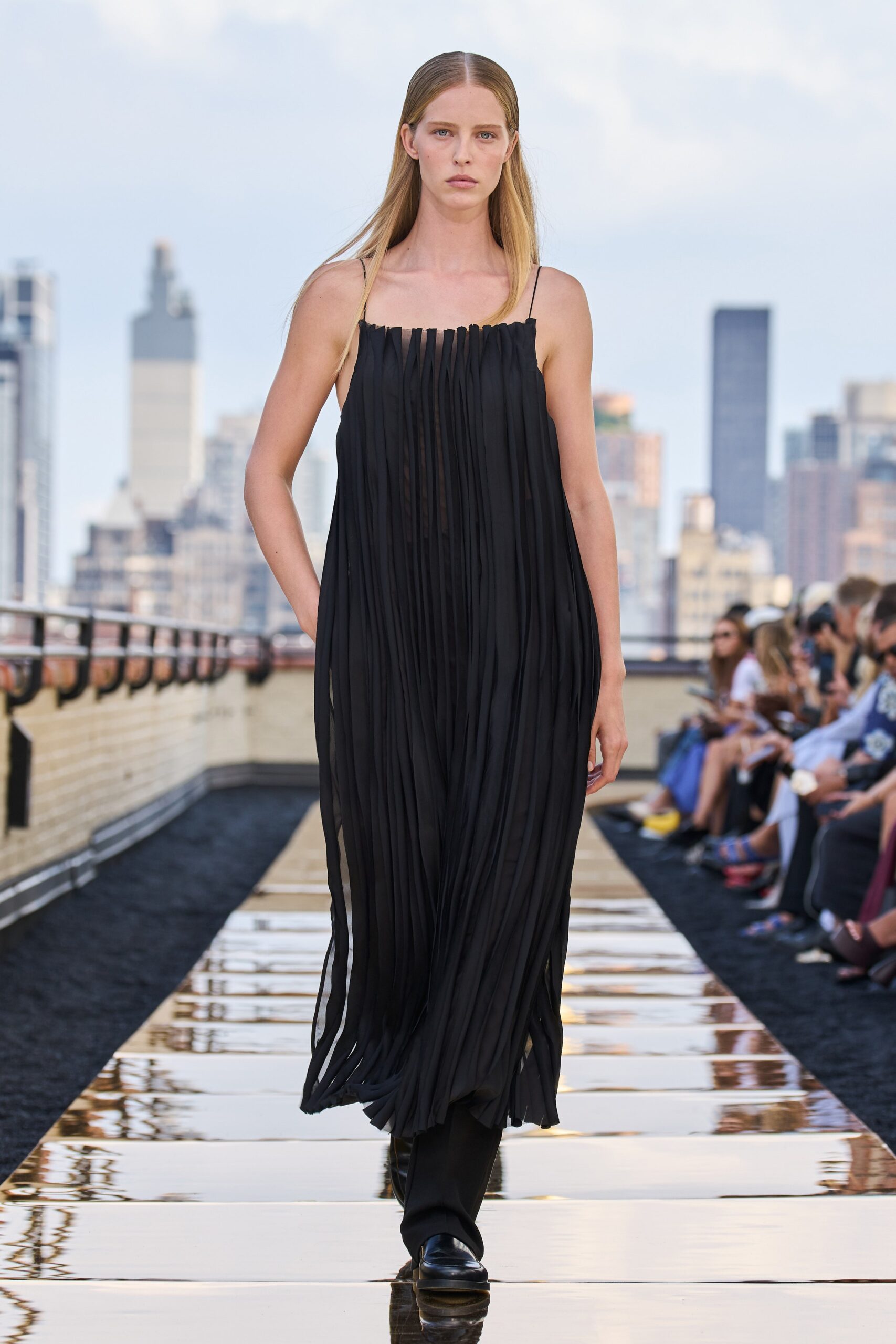 Cos F/W 22 Look 383