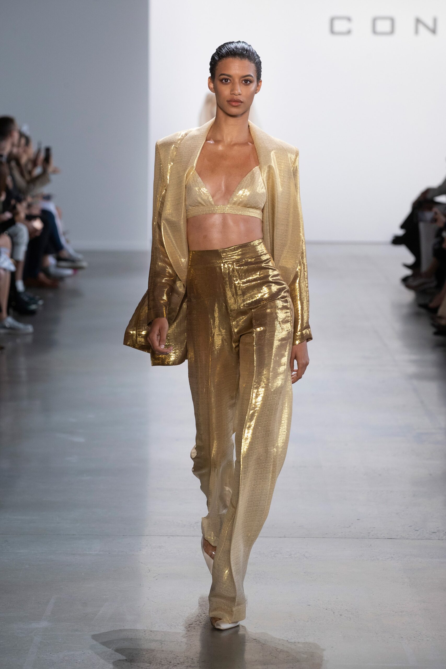 Cong Tri S/S 20 Look 525