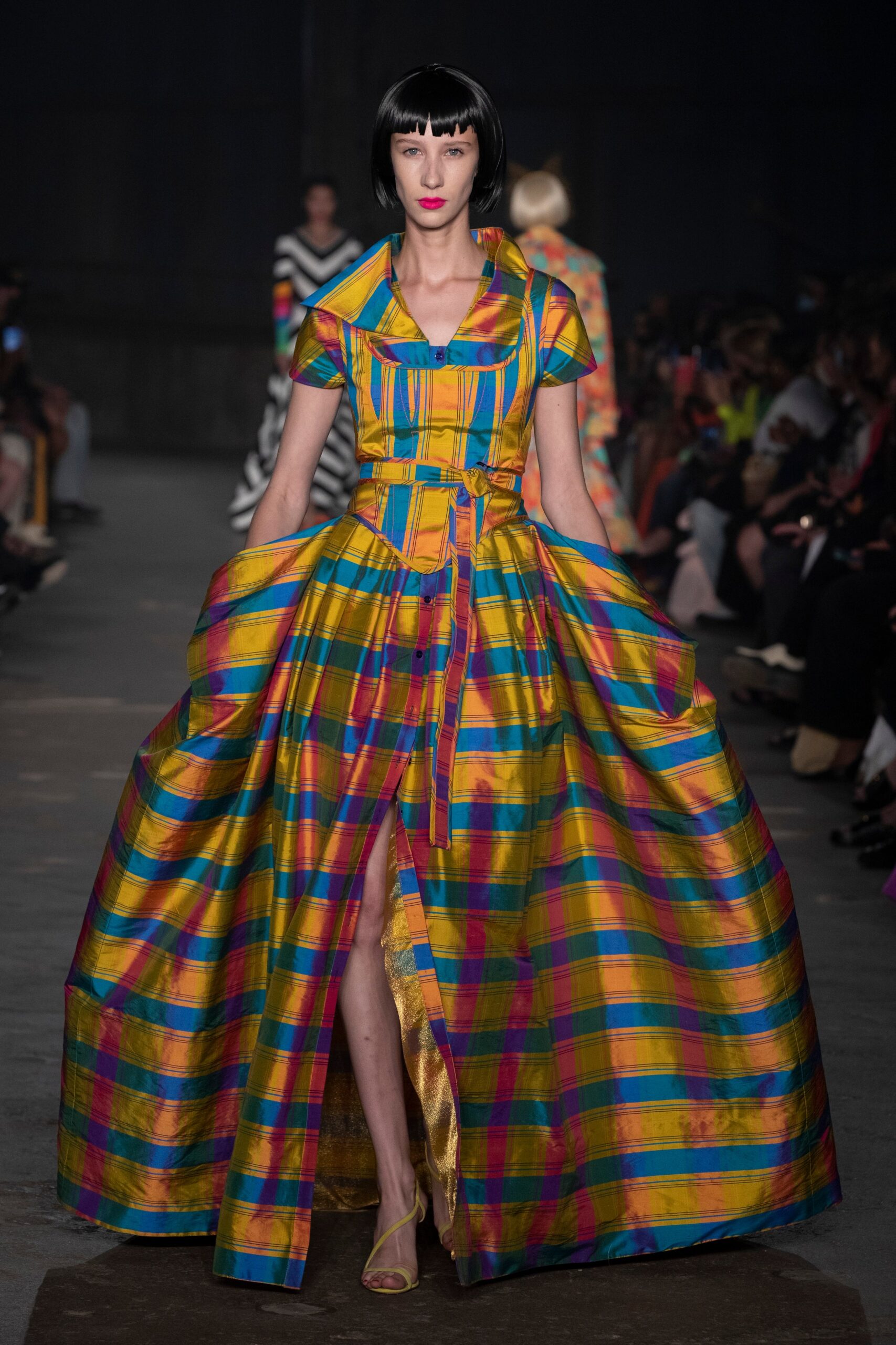 Christopher John Rogers Resort 23 Look 540