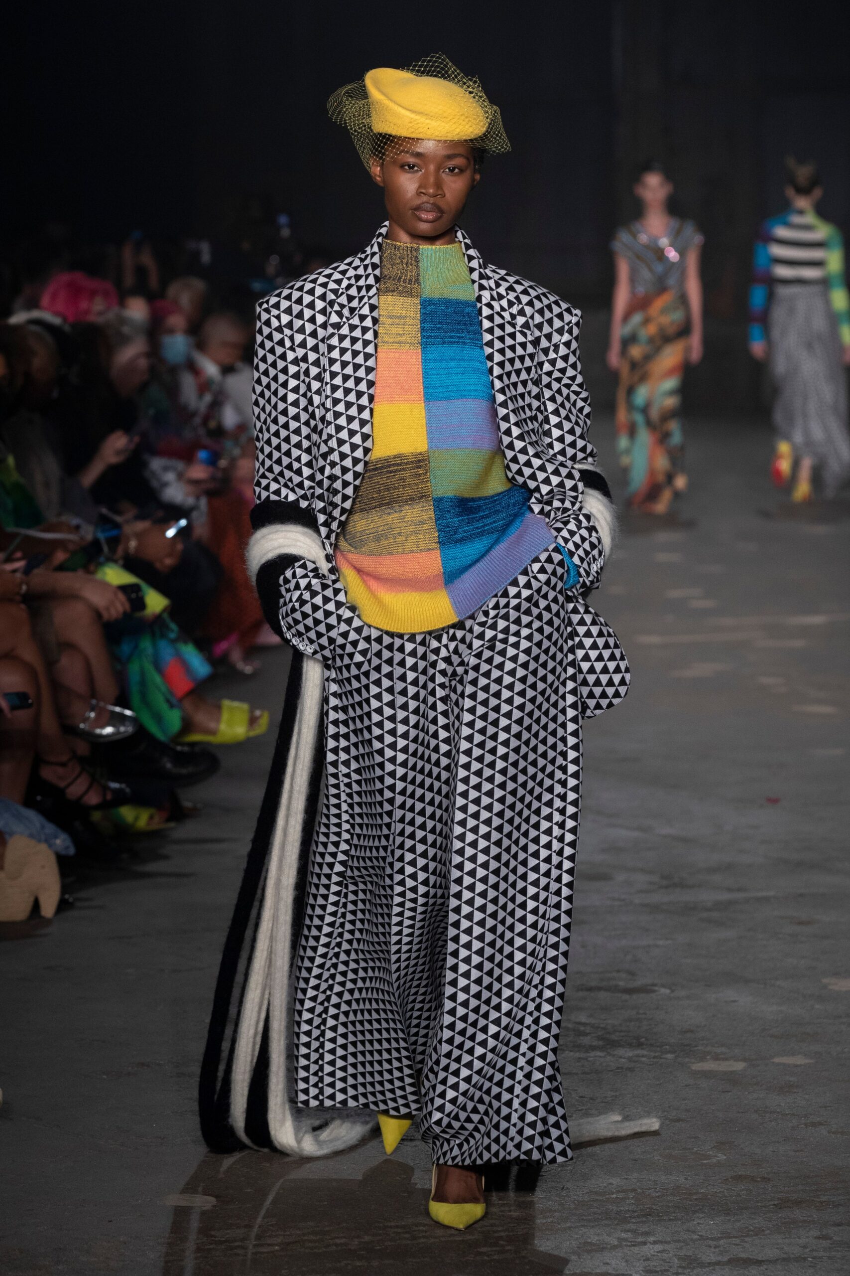 Christopher John Rogers Resort 23 Look 587