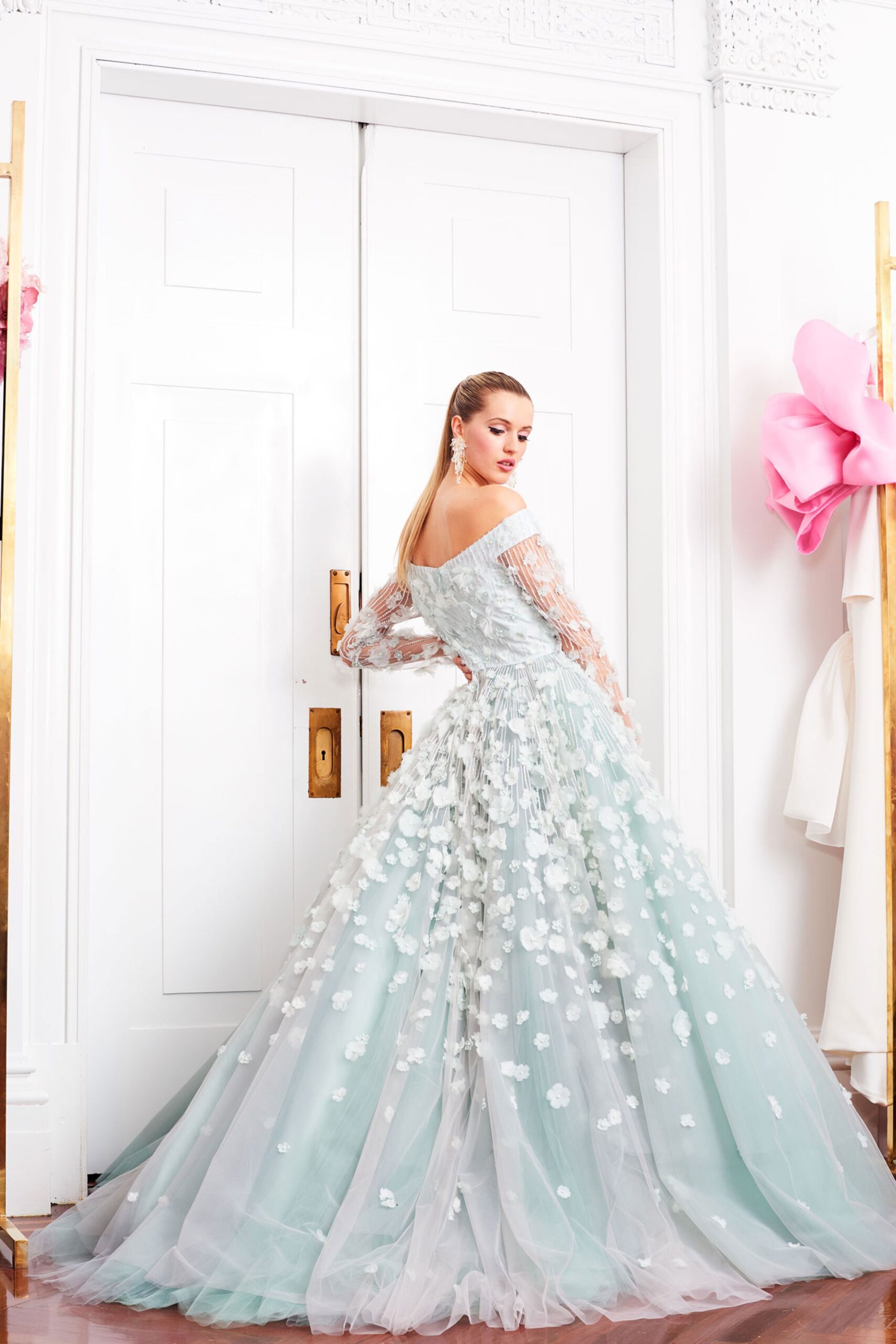 Christian Siriano Resort 19 Look 526