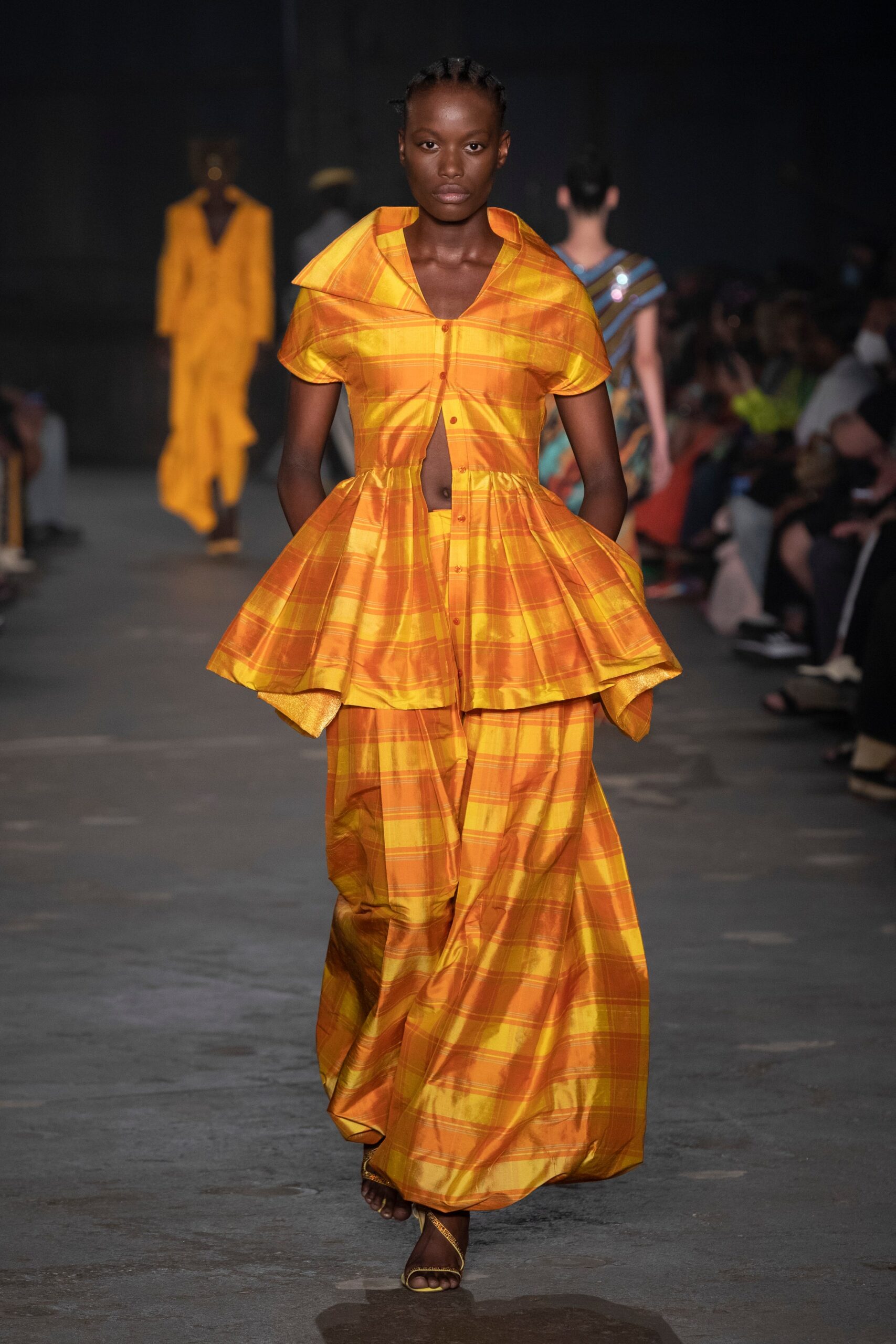 Christopher John Rogers Resort 23 Look 612