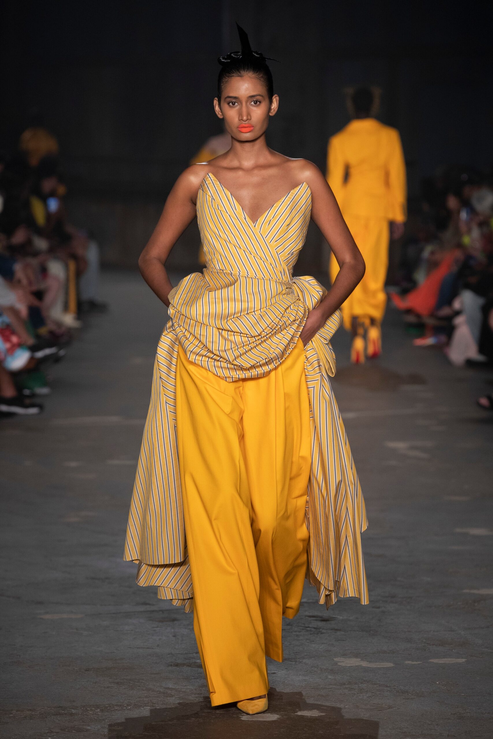 Christopher John Rogers Resort 23 Look 656