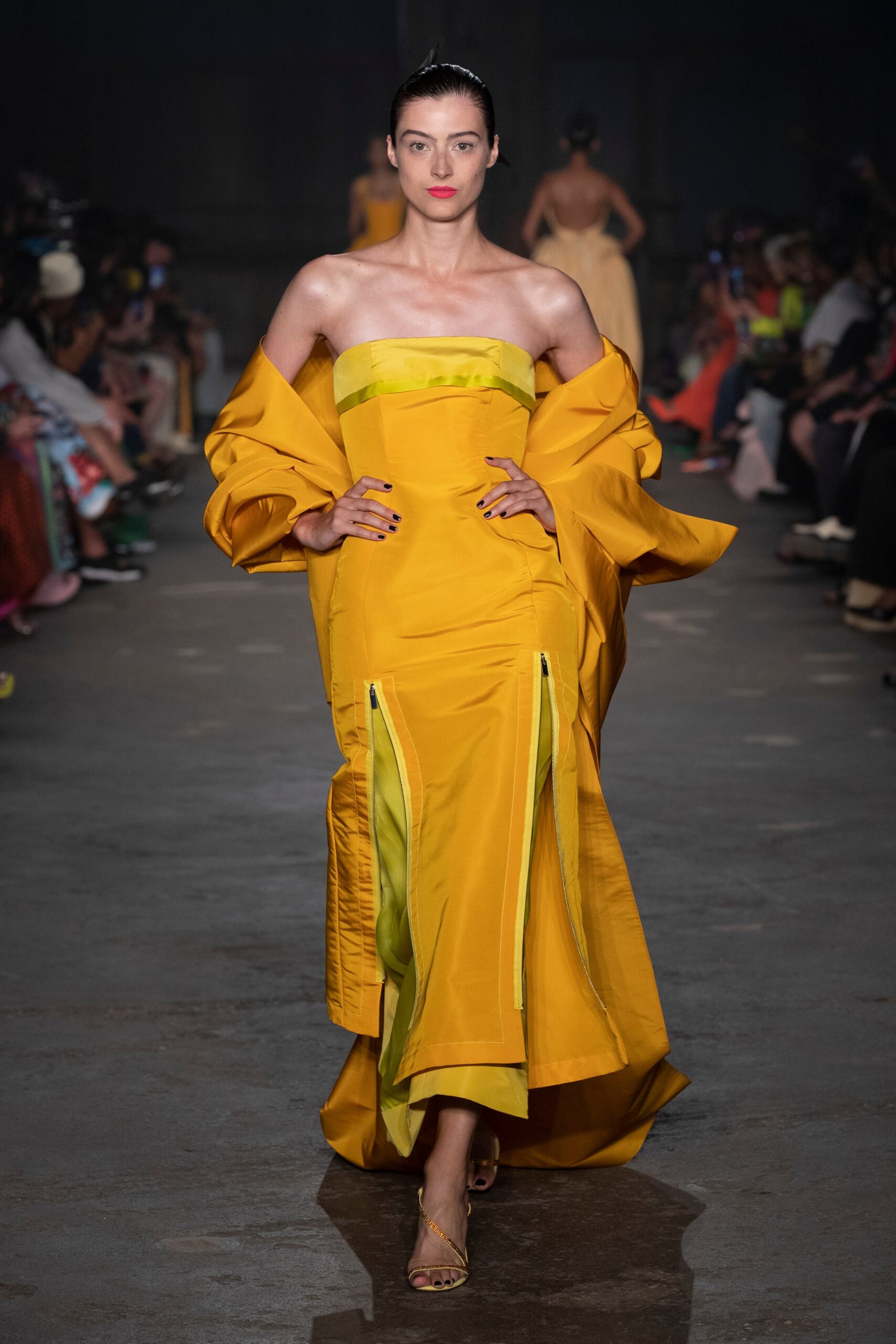 Christopher John Rogers Resort 23 Look 660