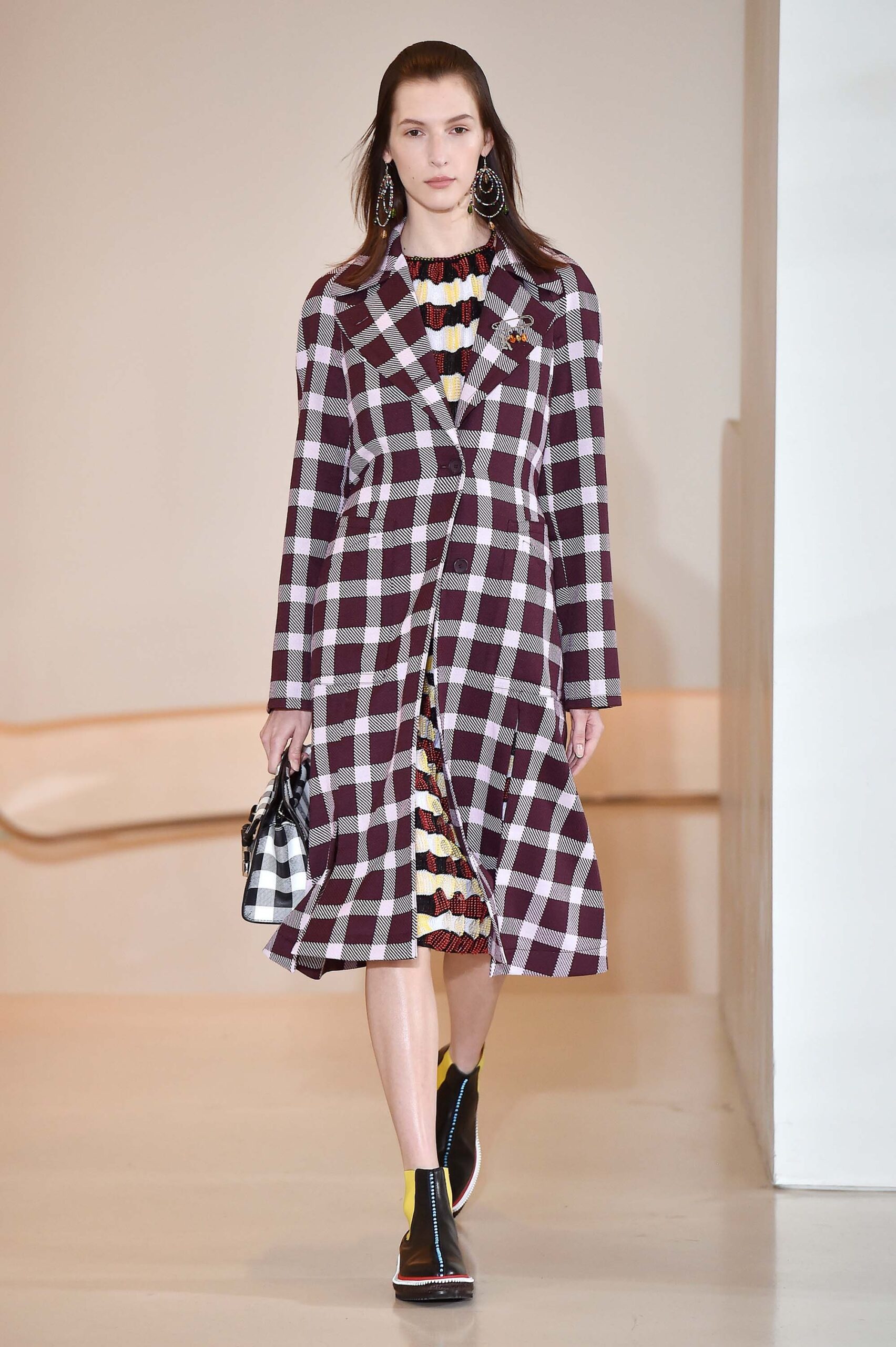 Christopher Kane Resort 17 Look 1
