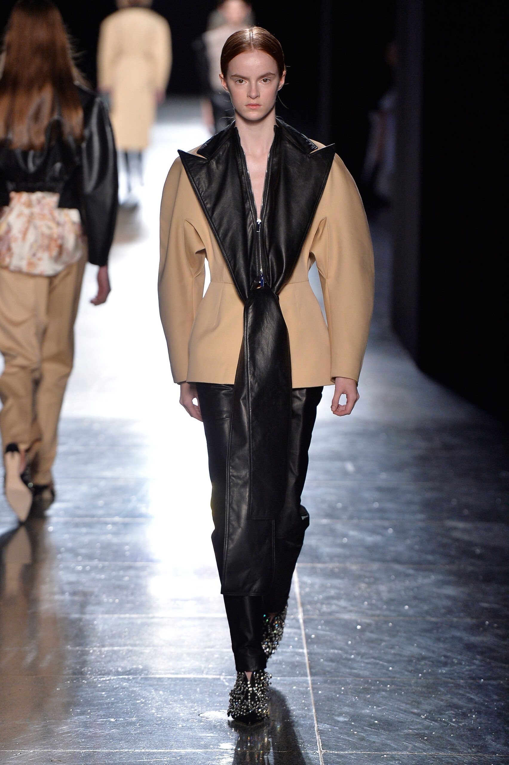 Christopher Kane F/W 18 Look 25