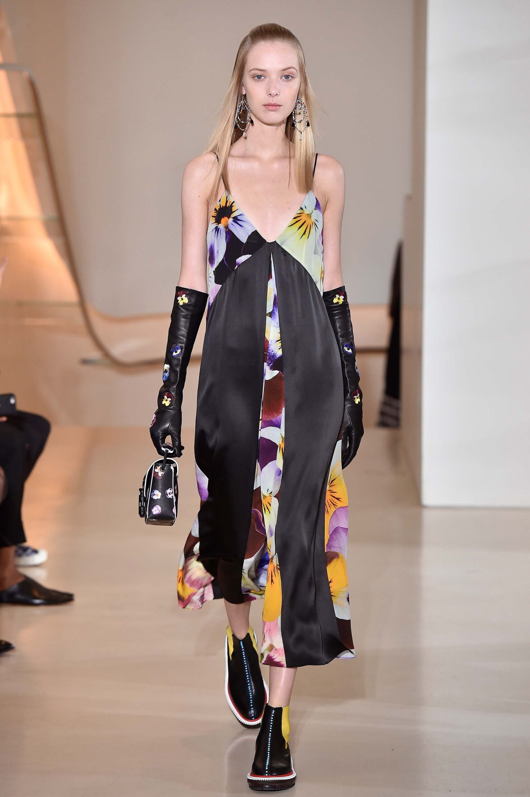 Christopher Kane Resort 17 Look 42
