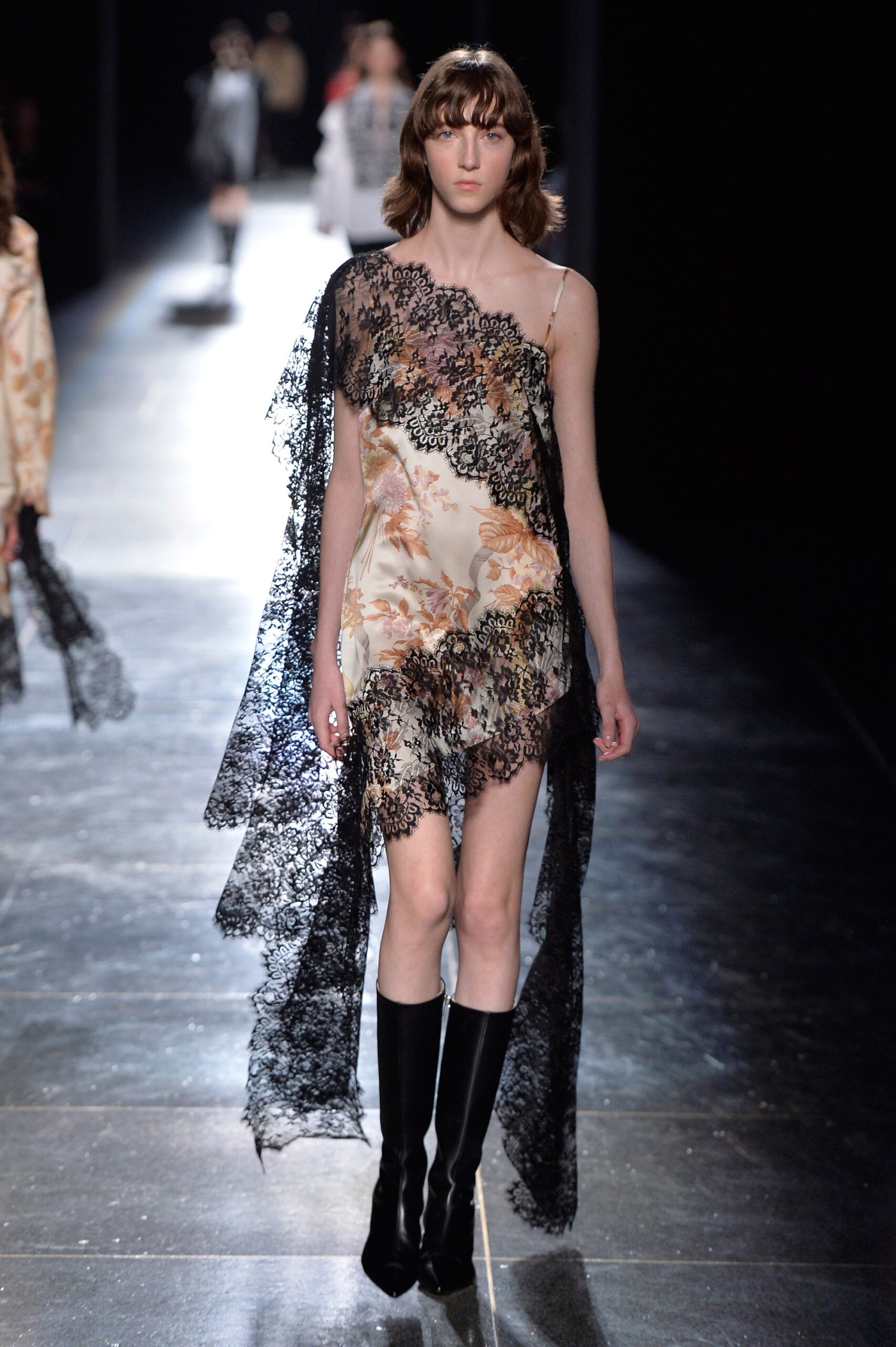Christopher Kane F/W 18 Look 64