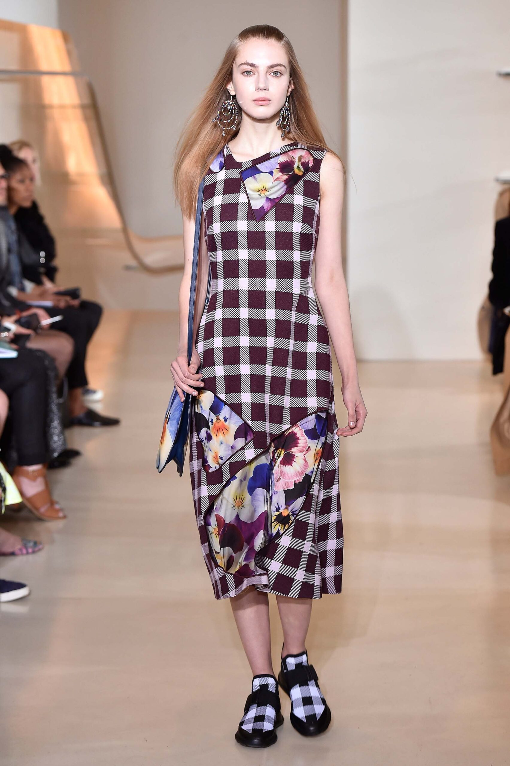 Christopher Kane Resort 17 Look 105