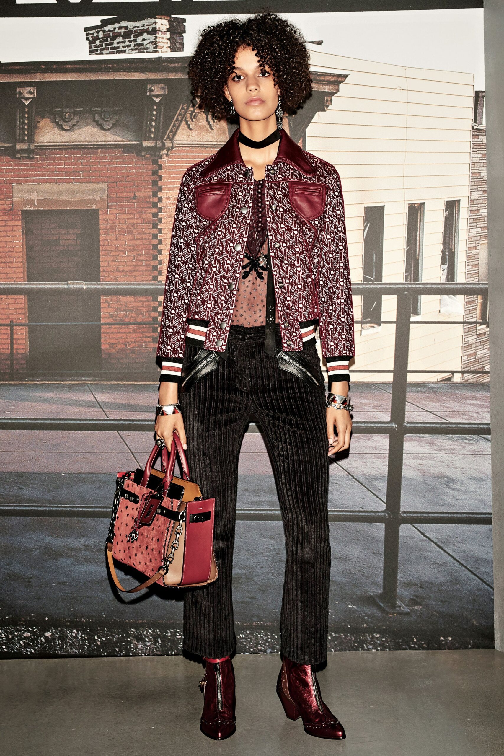 Coach Resort 18 Look 119