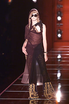 Christian Dior F/W 01 Couture Look 22