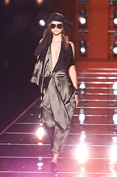 Christian Dior F/W 01 Couture Look 100