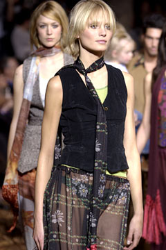 D&G F/W 02 Look 143