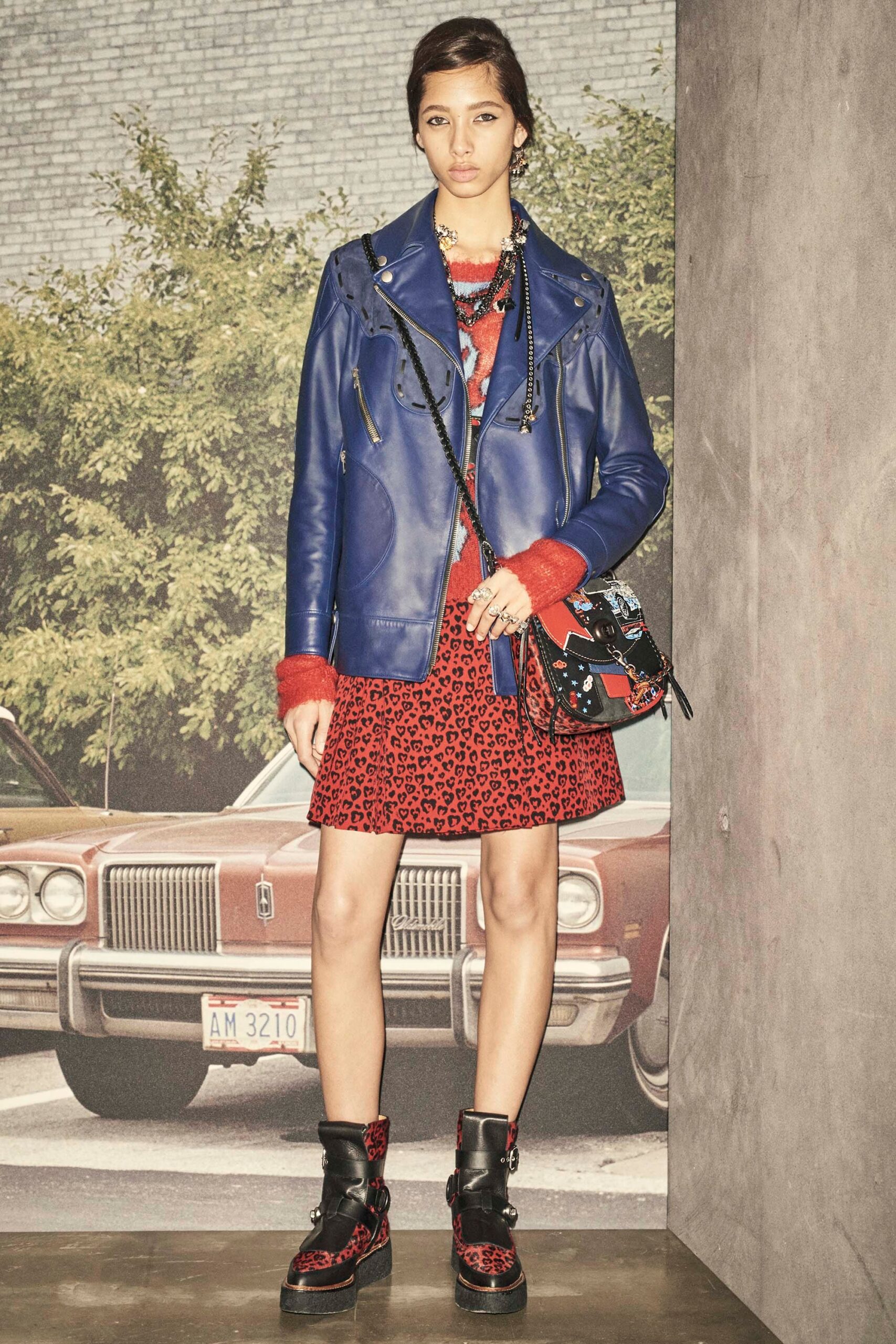 Coach Resort 17 Look 149