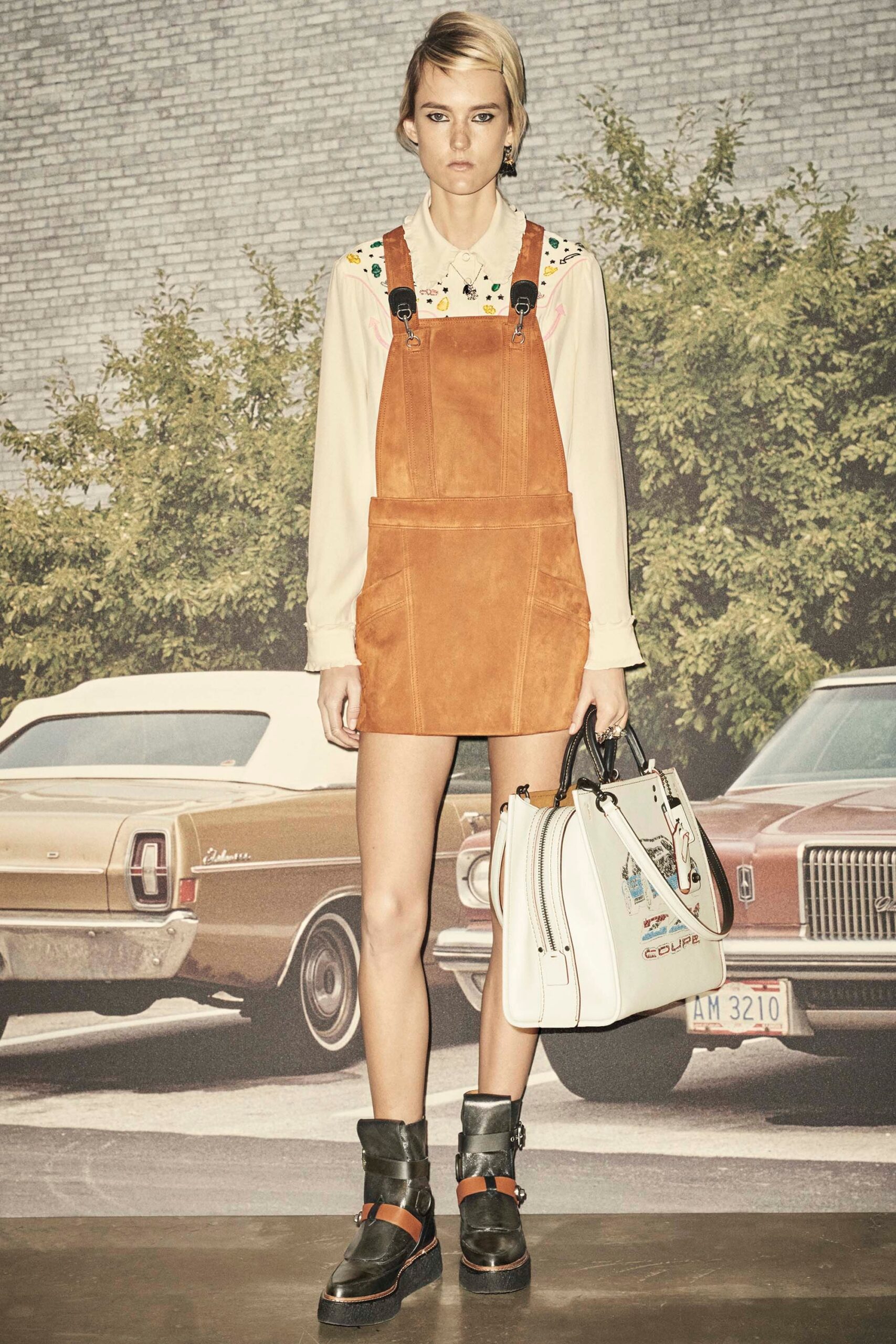 Coach Resort 17 Look 198