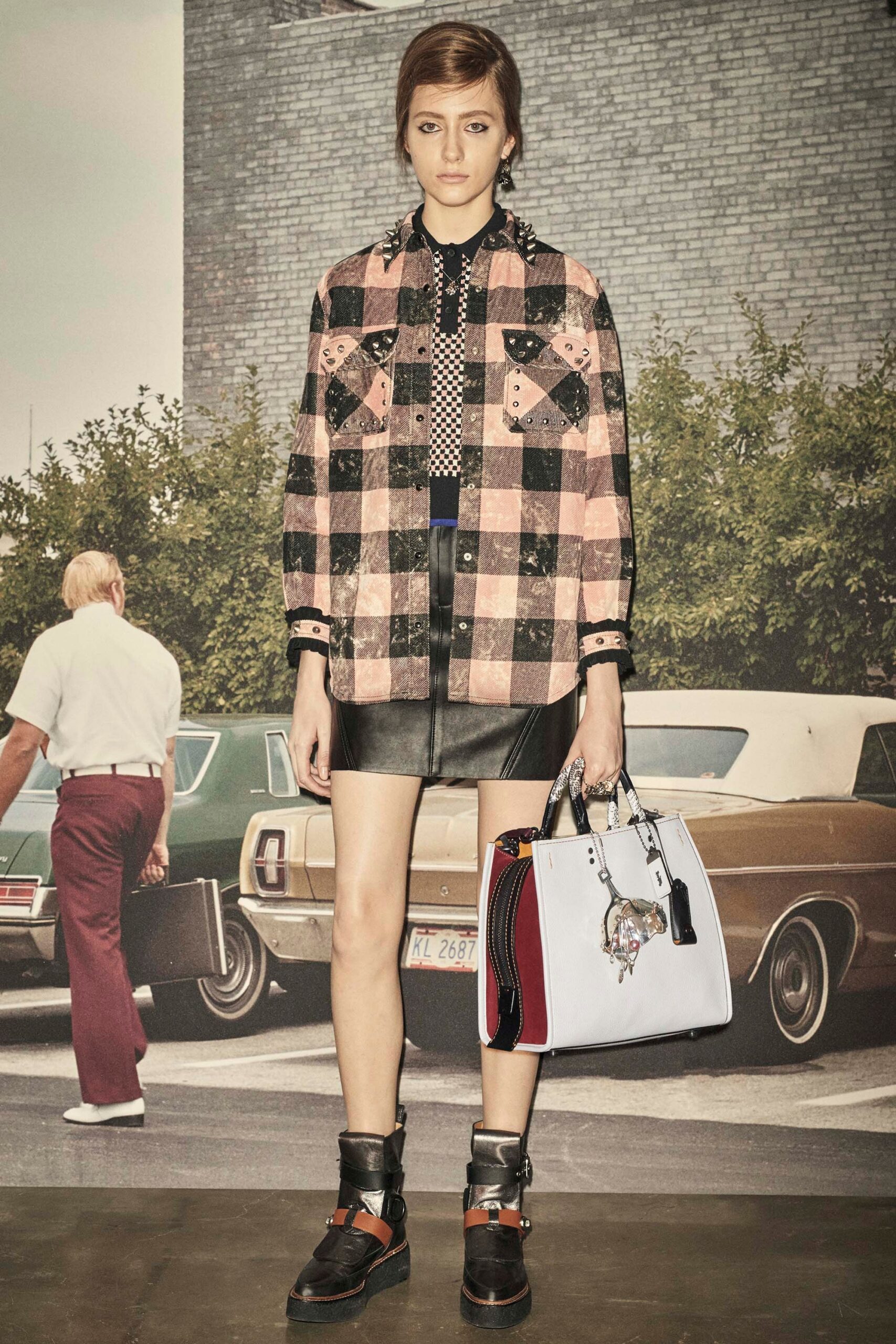 Coach Resort 17 Look 259