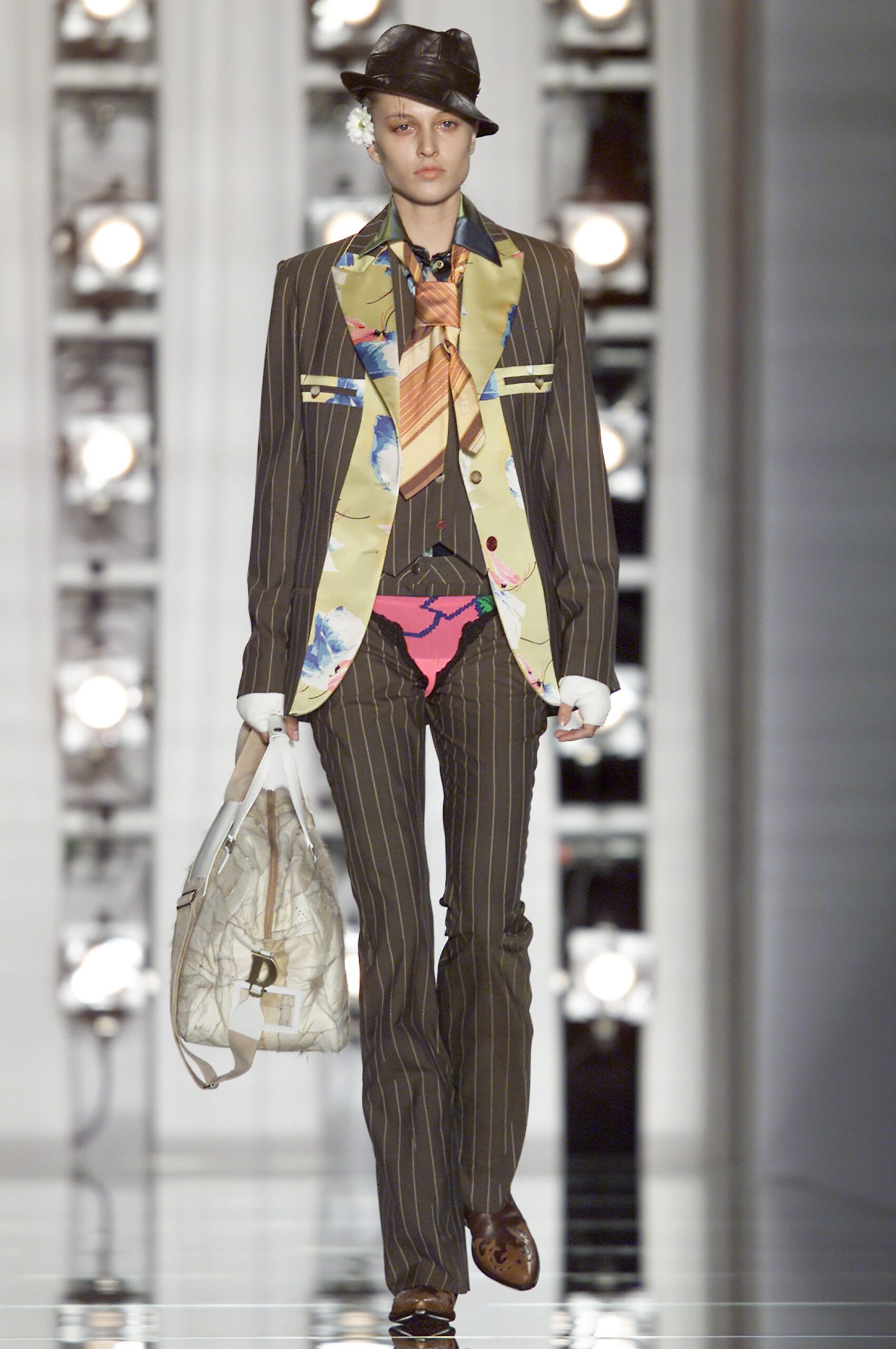 Christian Dior F/W 01 Look 140