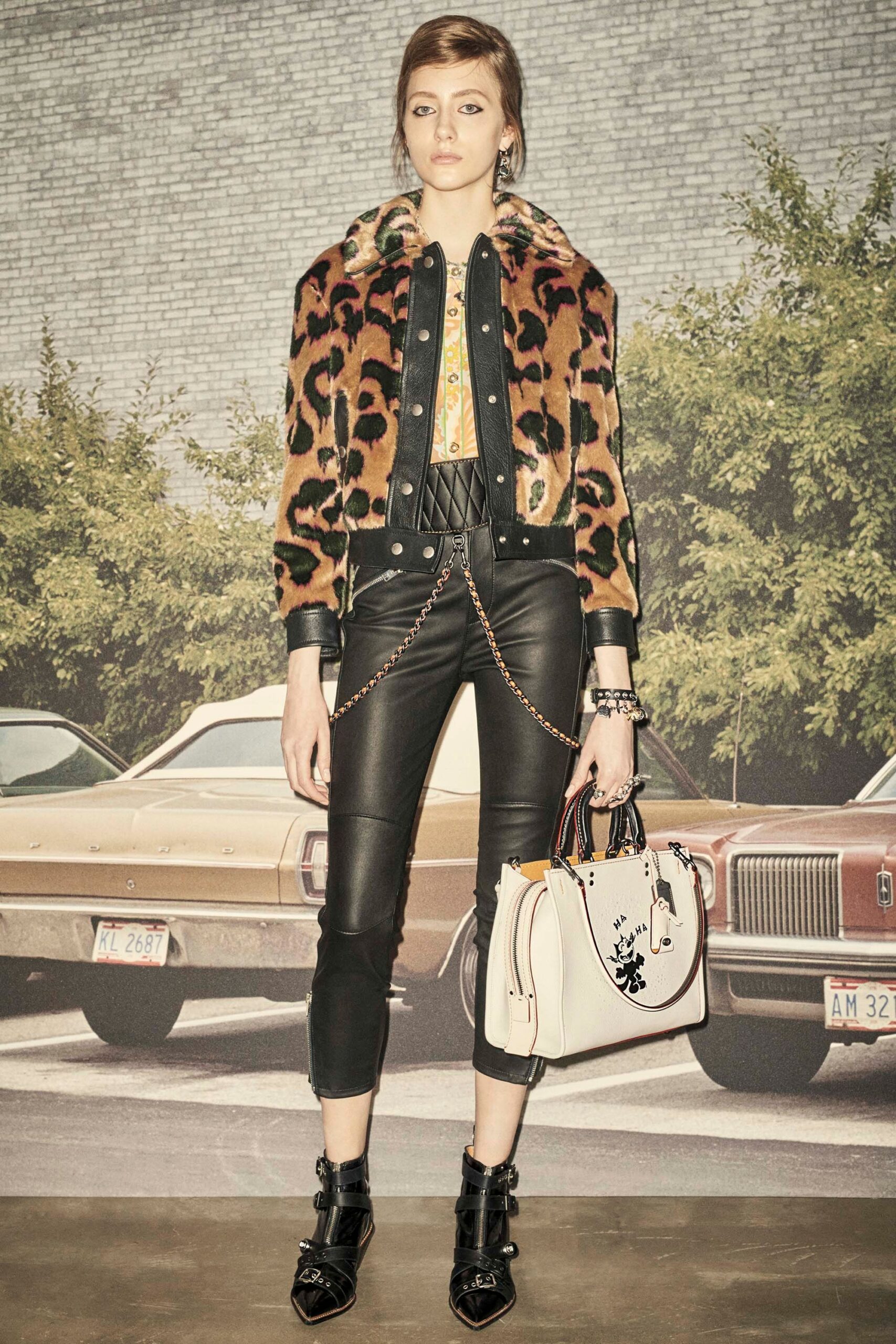 Coach Resort 17 Look 287