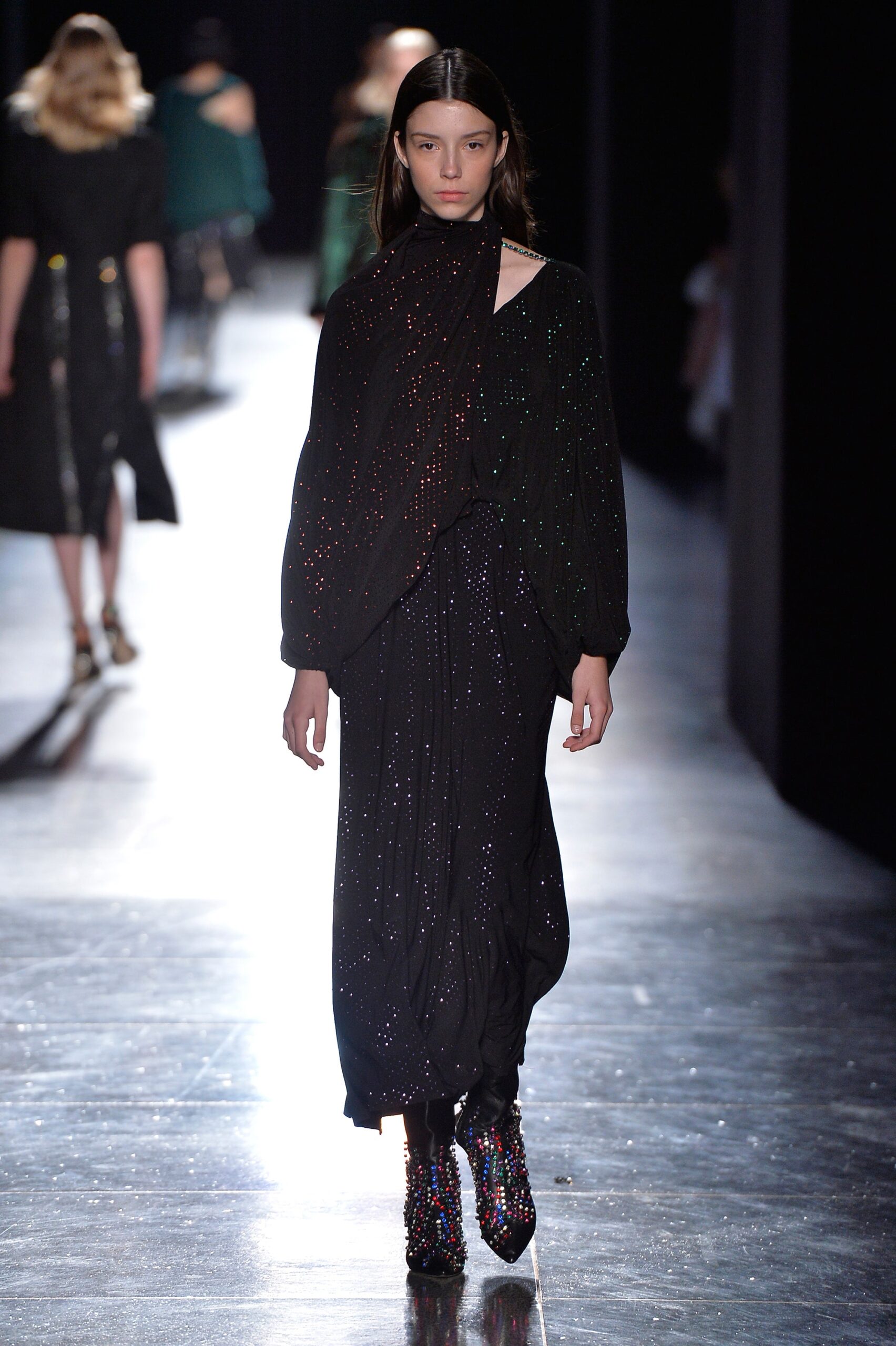 Christopher Kane F/W 18 Look 403