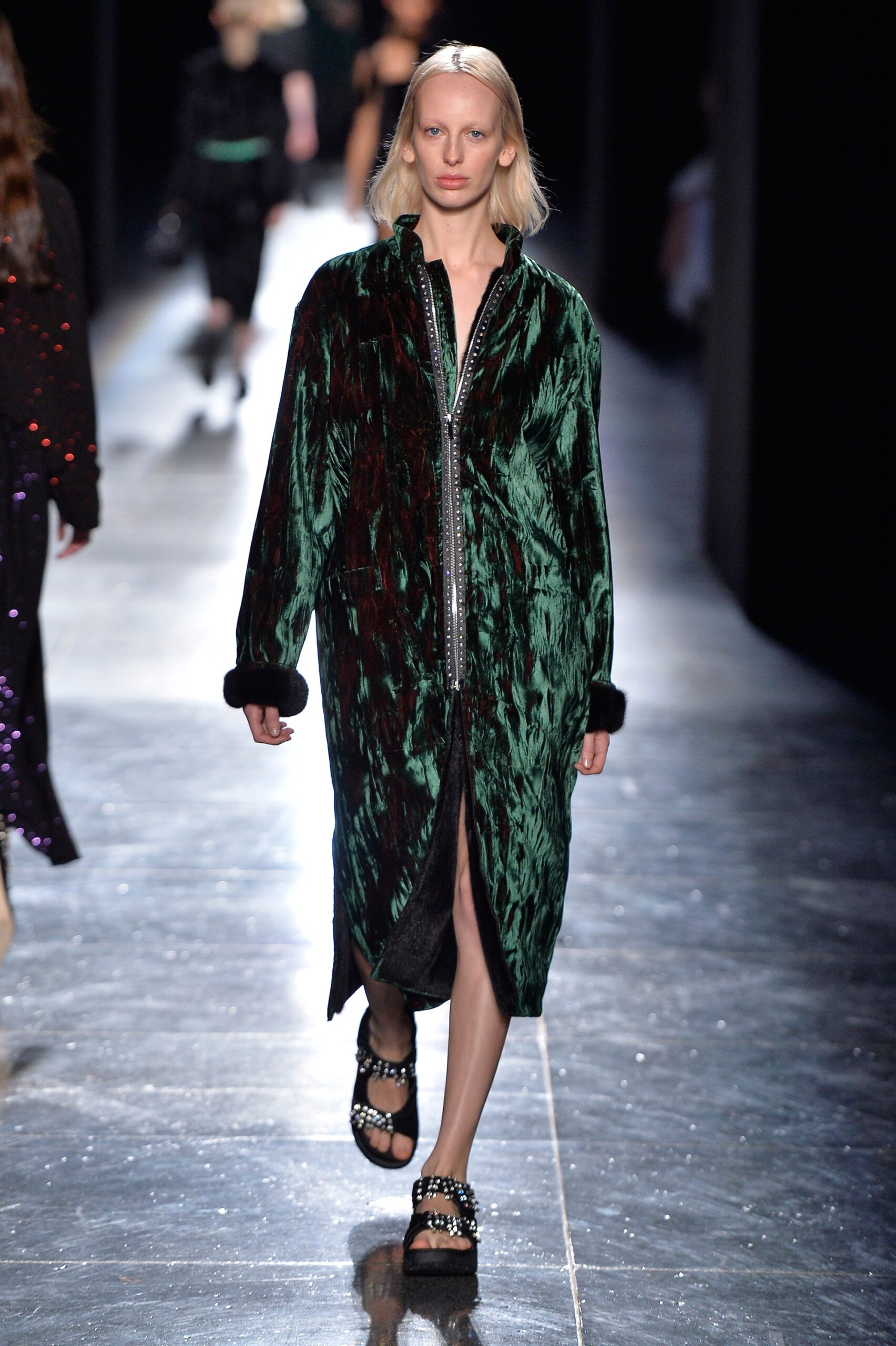 Christopher Kane F/W 18 Look 418