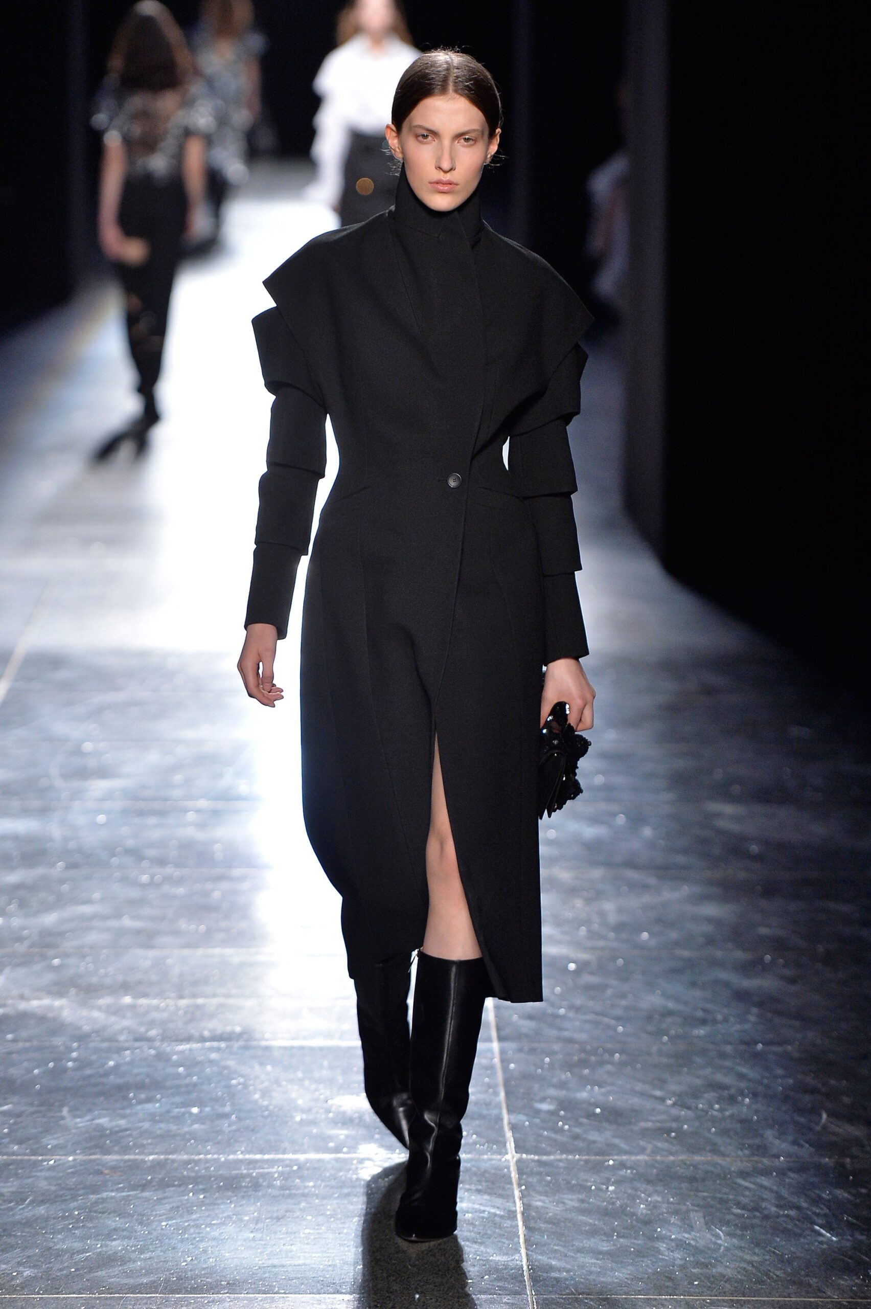 Christopher Kane F/W 18 Look 596