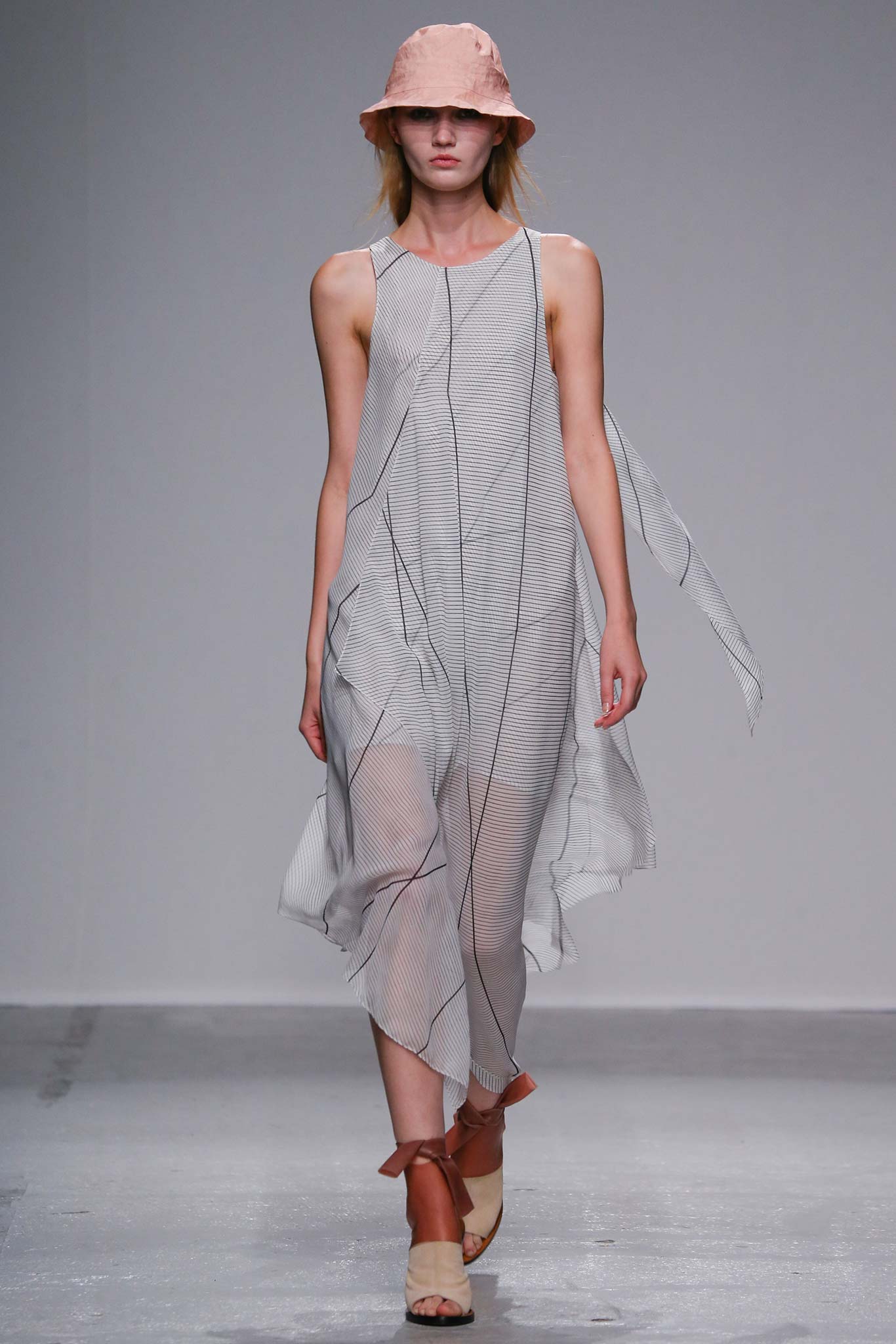 Christian Wijnants S/S 15 Look 134