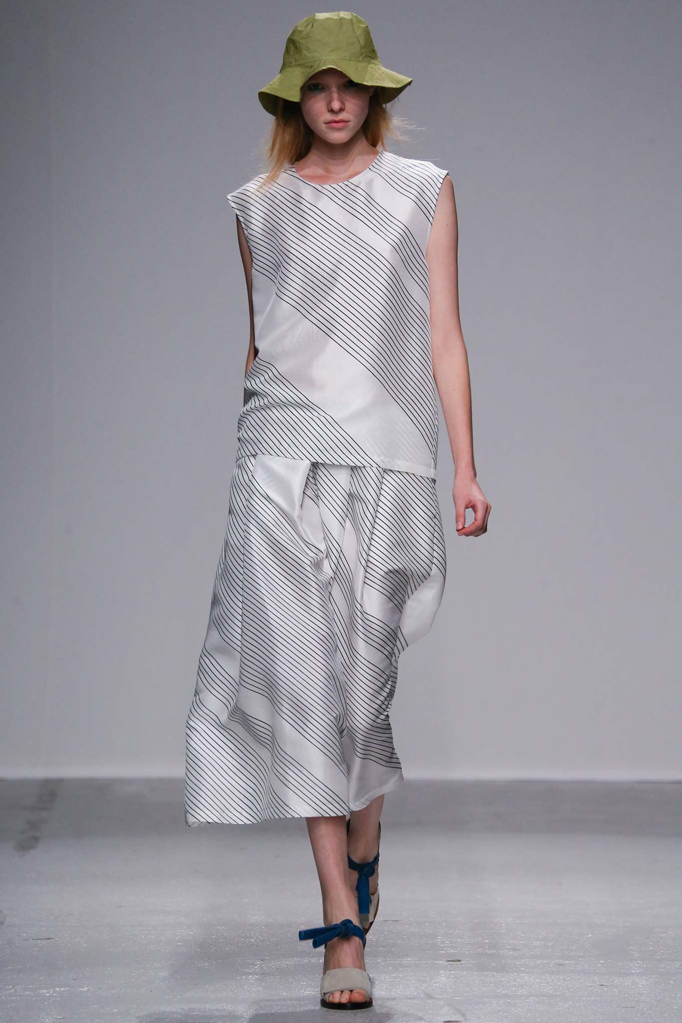 Christian Wijnants S/S 15 Look 145