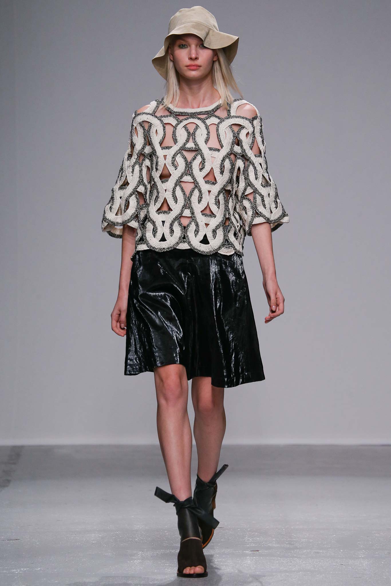 Christian Wijnants S/S 15 Look 195