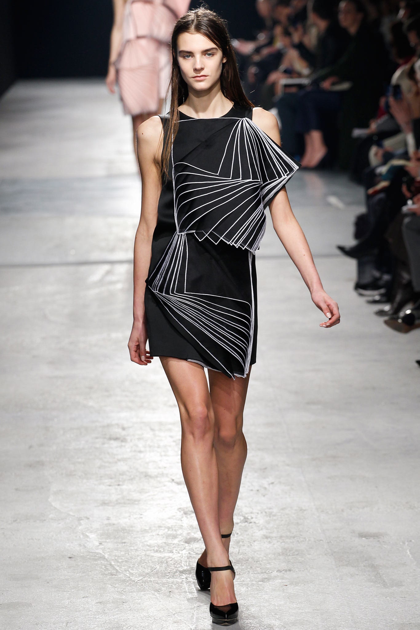 Christopher Kane F/W 14 Look 397