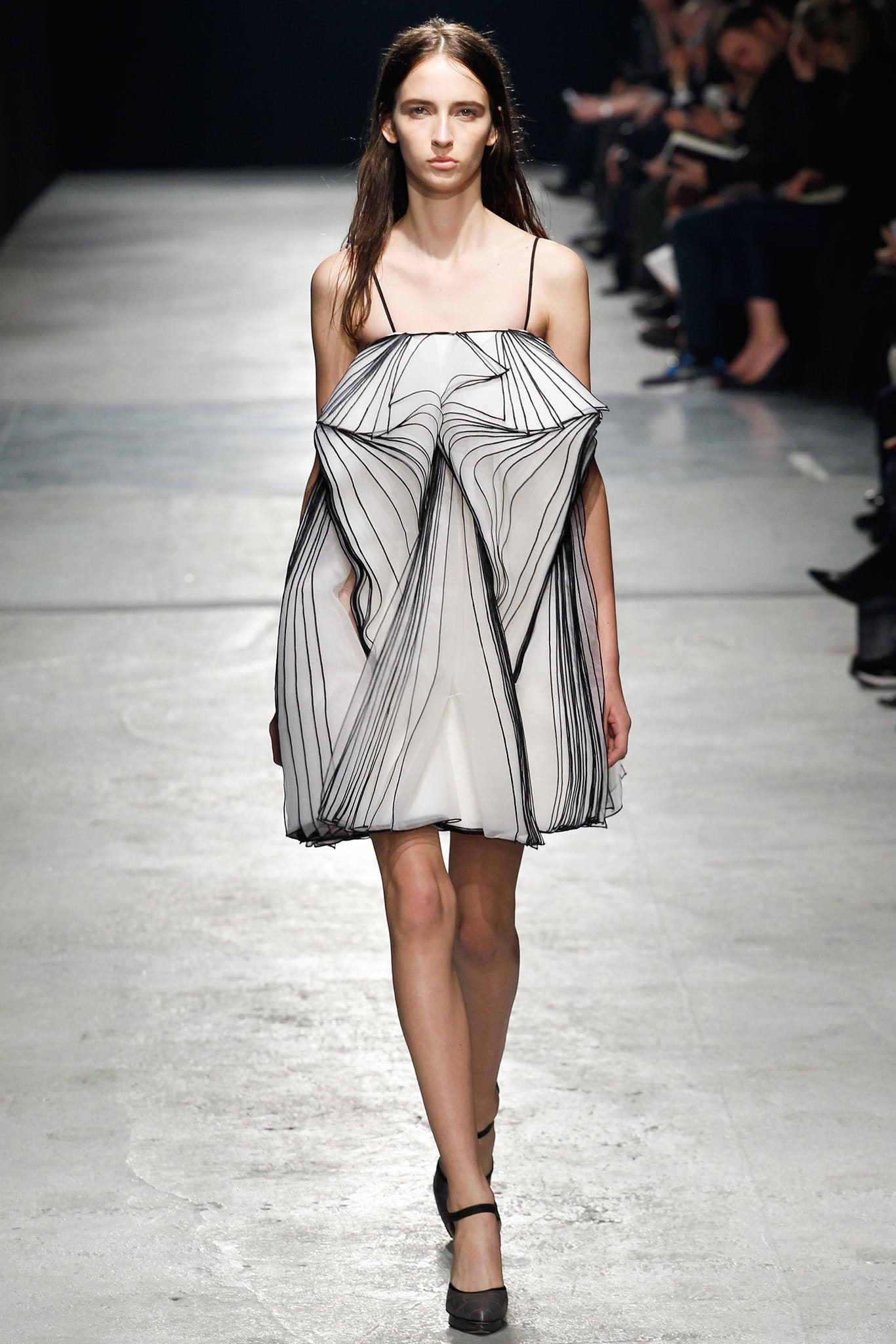 Christopher Kane F/W 14 Look 428