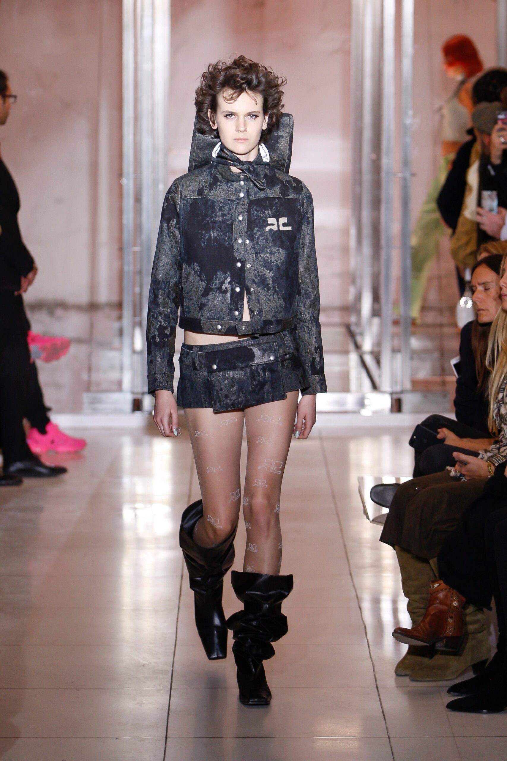Courrèges S/S 19 Look 77