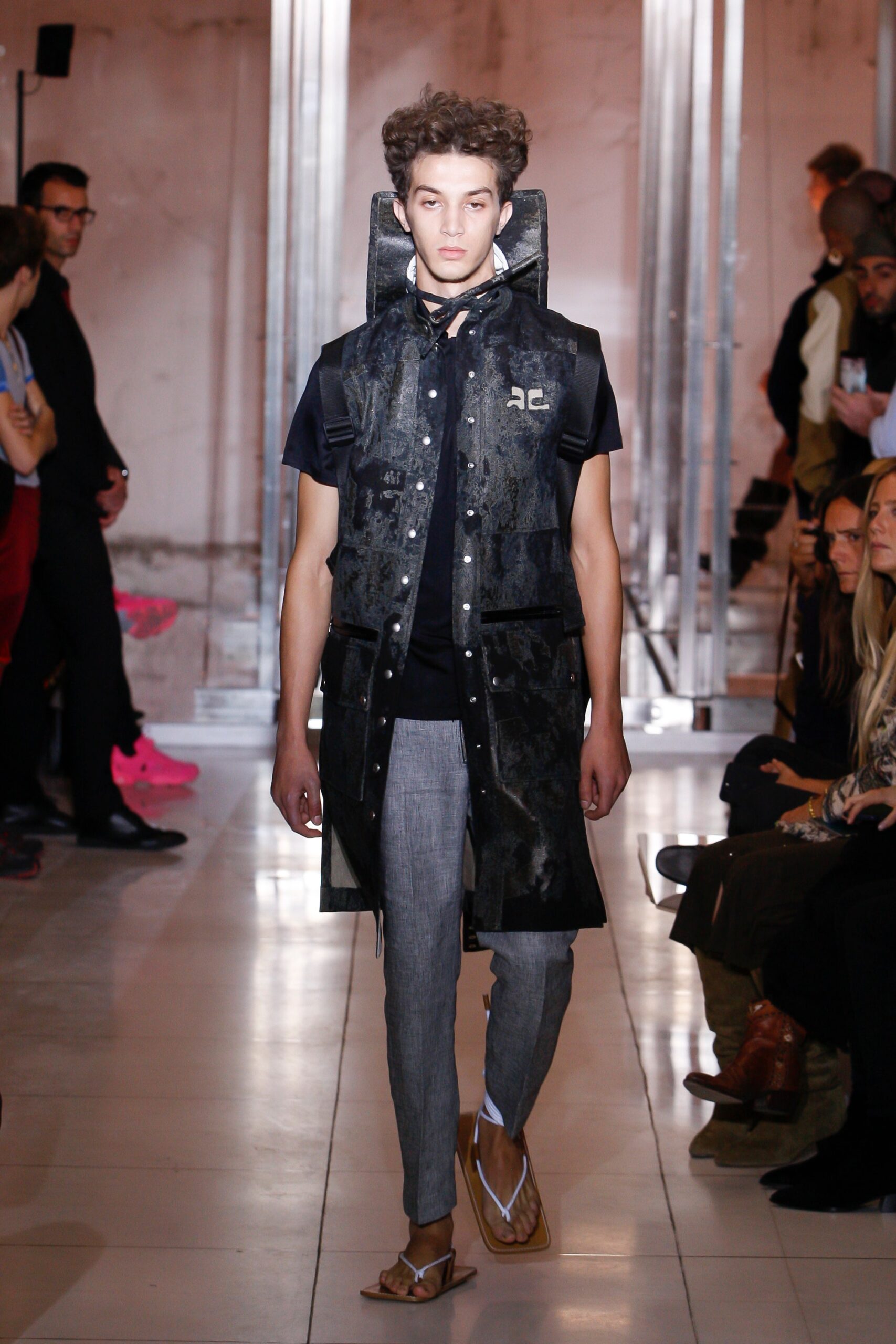 Courrèges S/S 19 Look 104